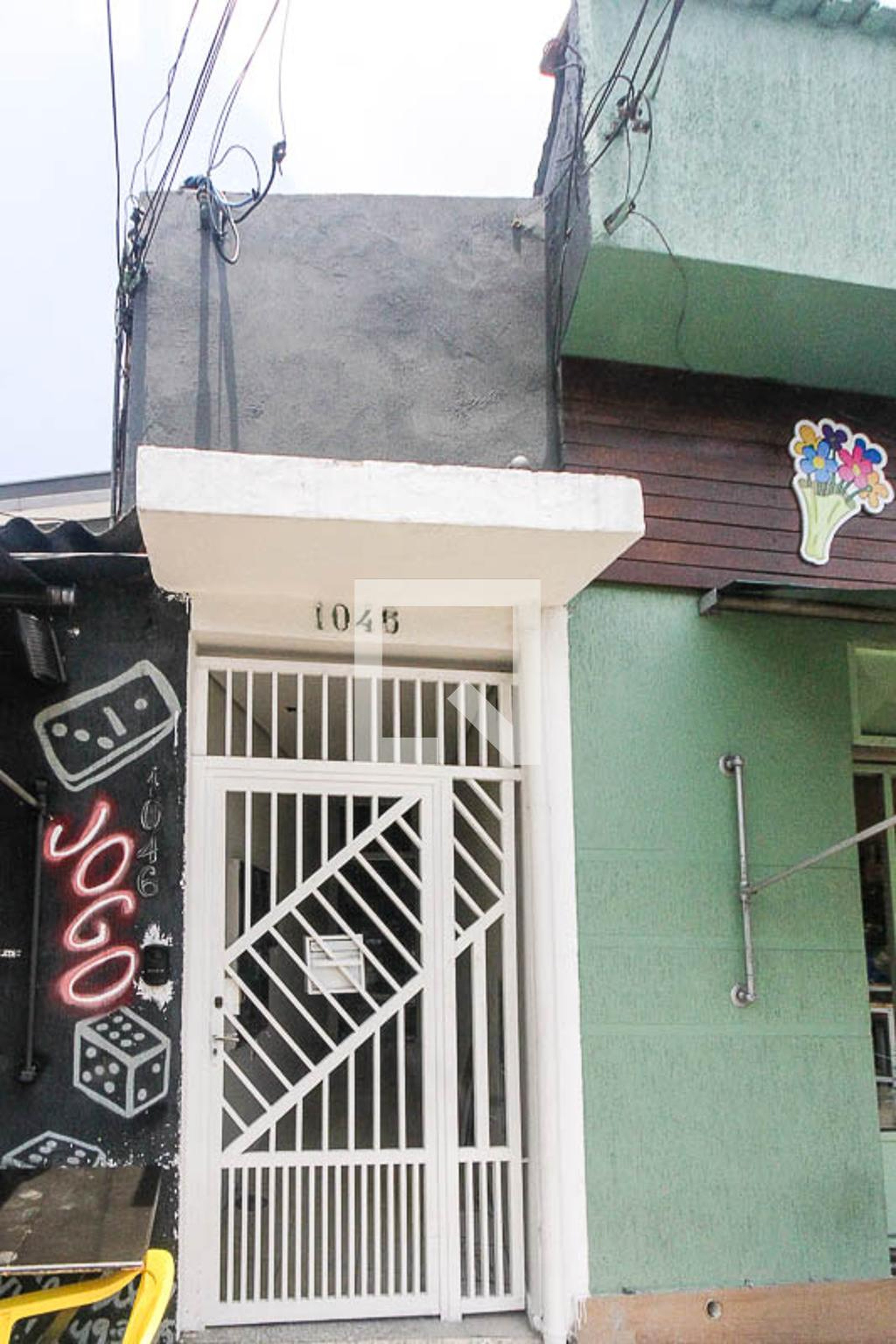 Fachada Condomínio em Avenida Francisco Falconi, 1046