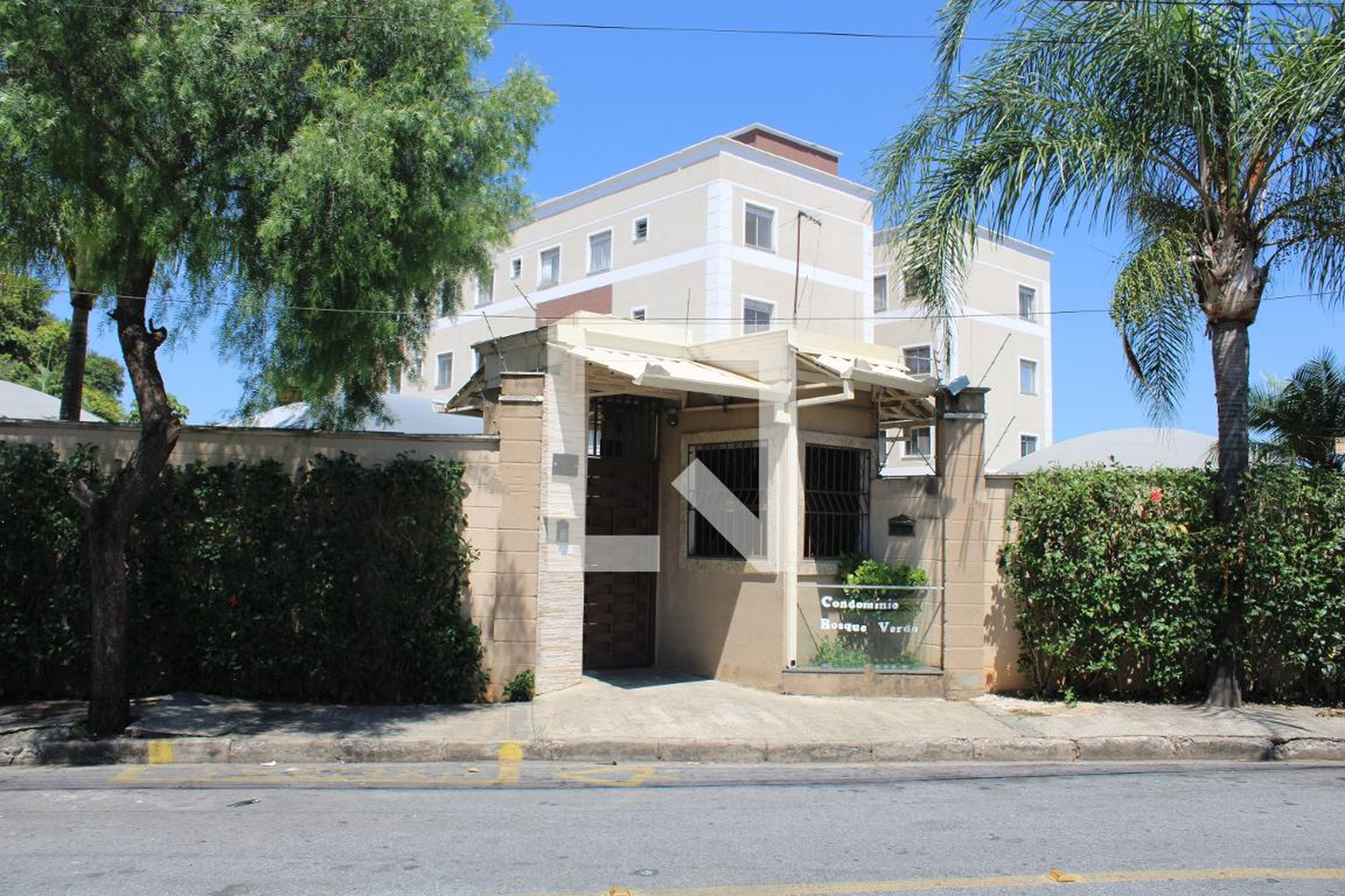 Fachada Condomínio em Rua Turmalina, 114