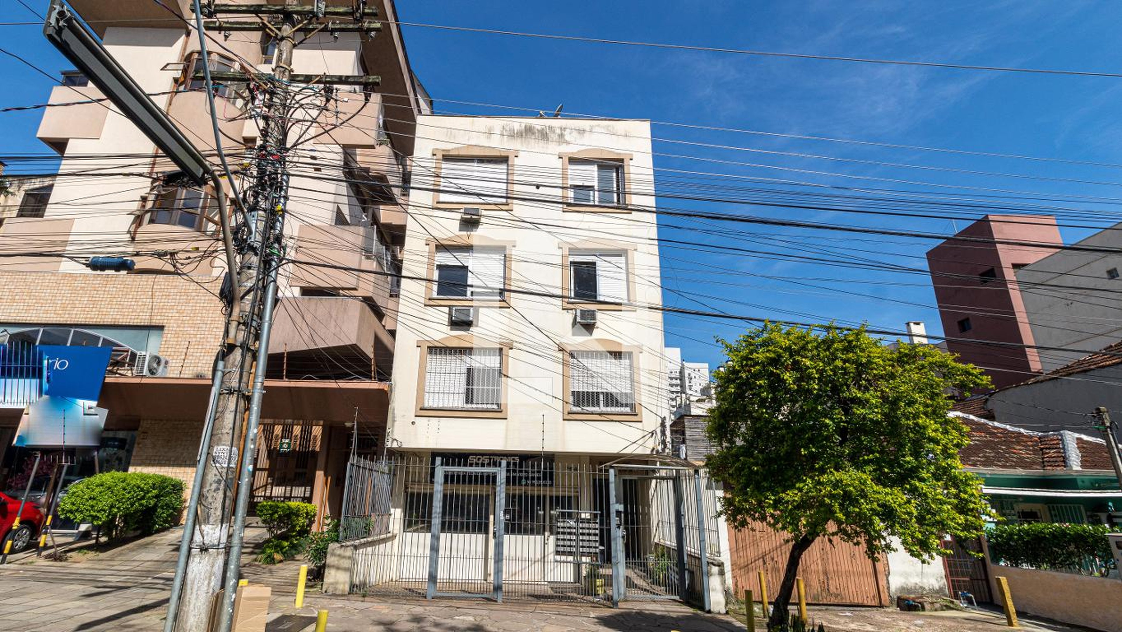 Fachada do Prédio Condomínio em Rua Barão do Amazonas, 766