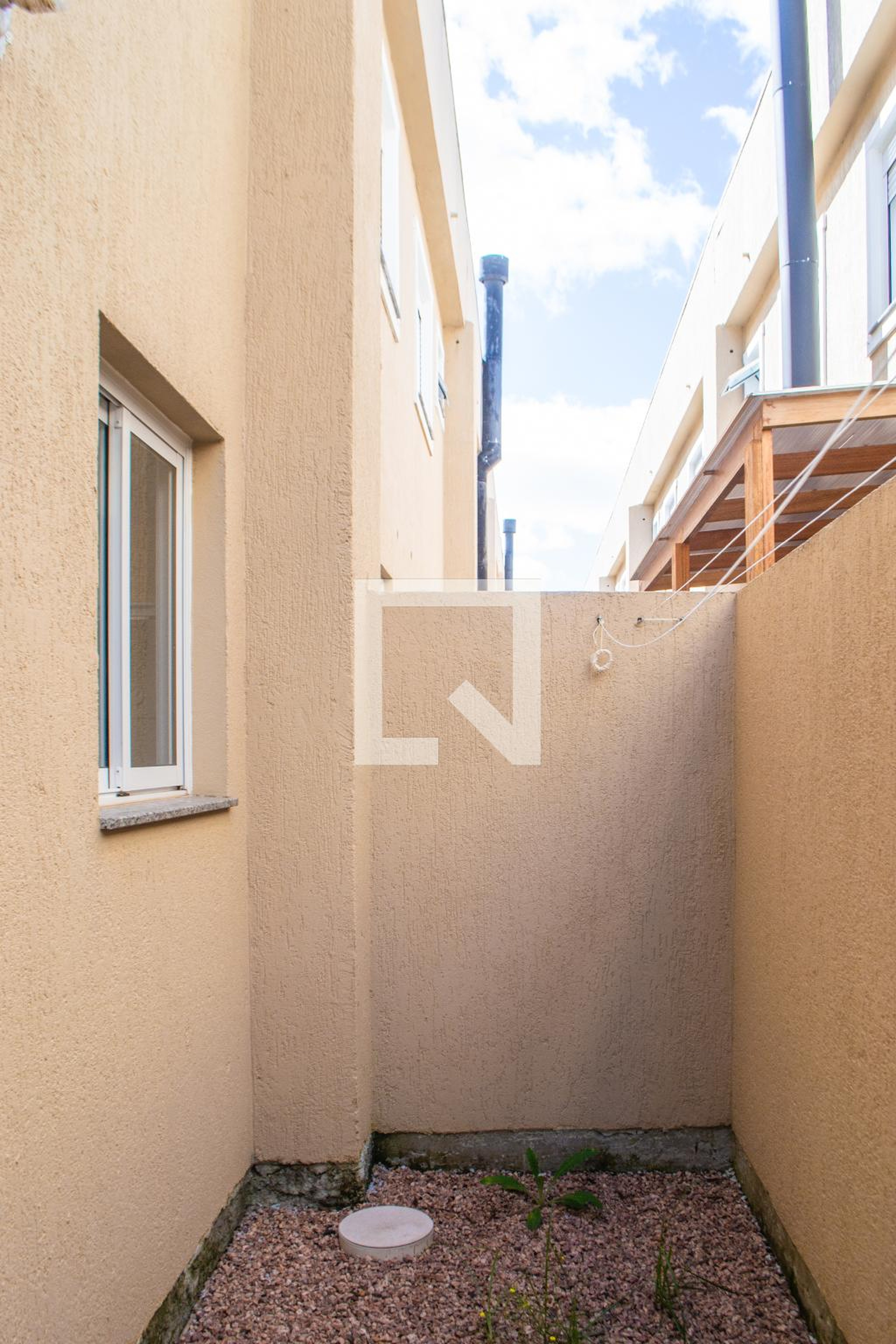 Área externa - Espatodias