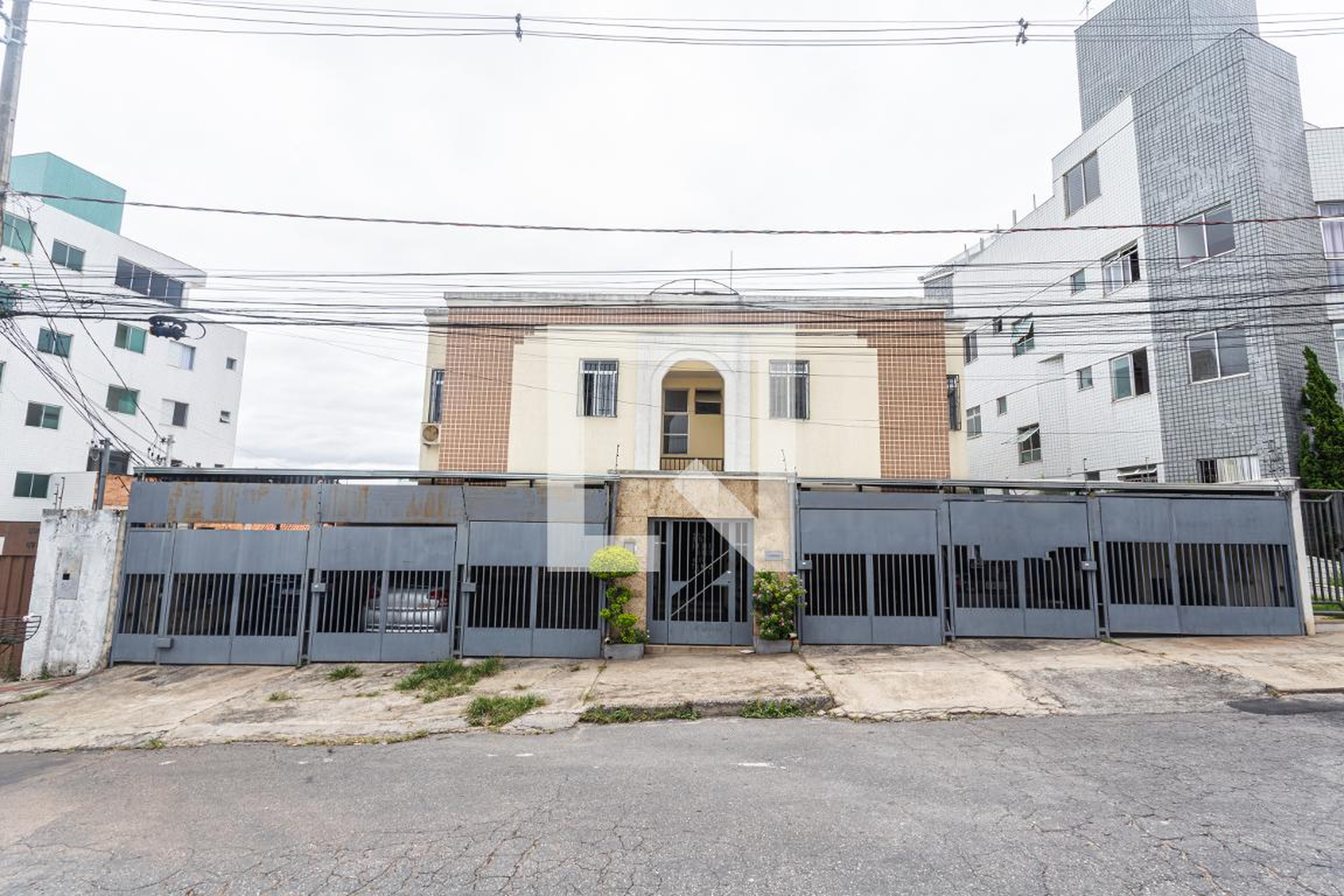 Fachada Condomínio em Rua Professor Antônio Márcio, 605