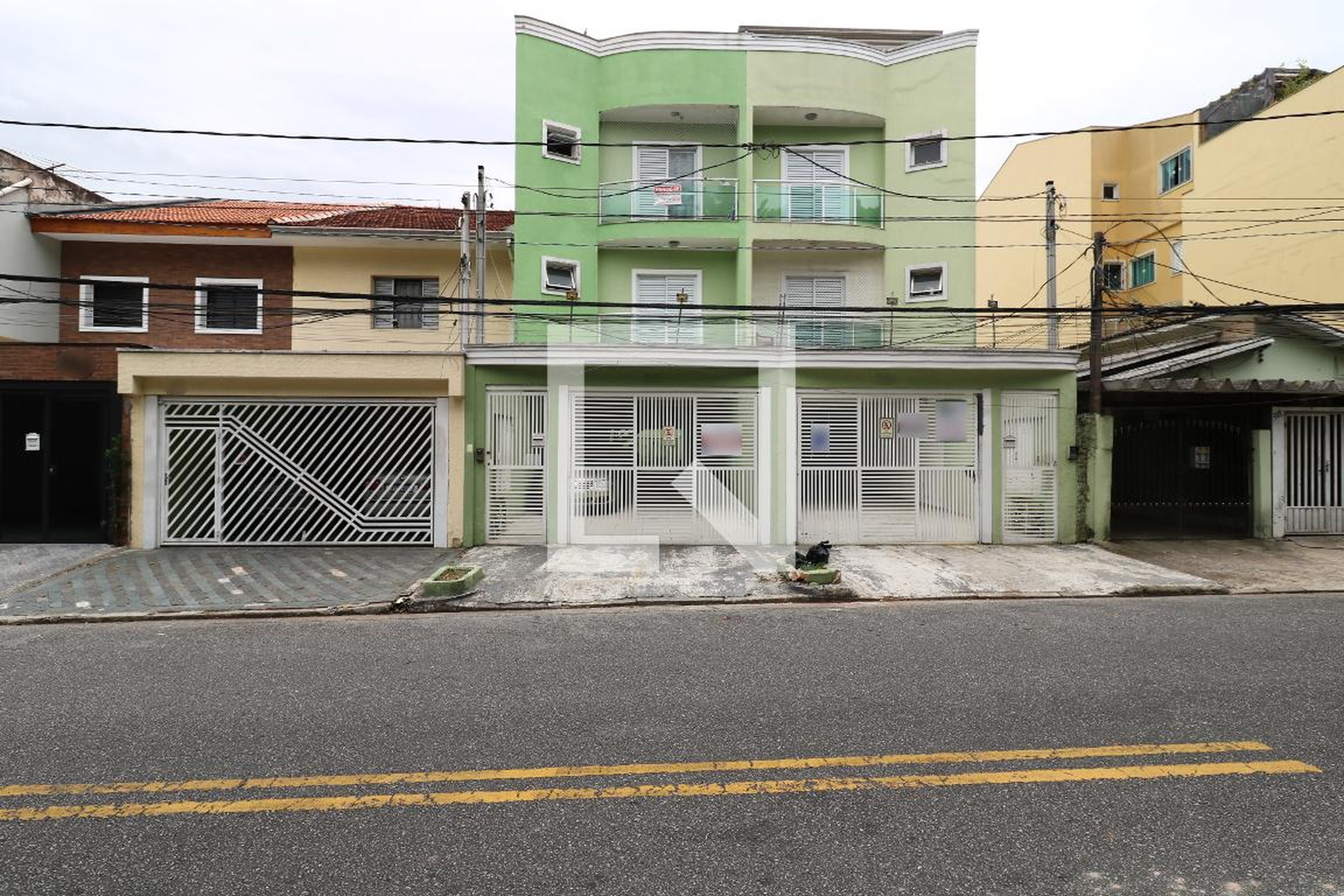 Fachada Condomínio em Rua Alenquer, 263