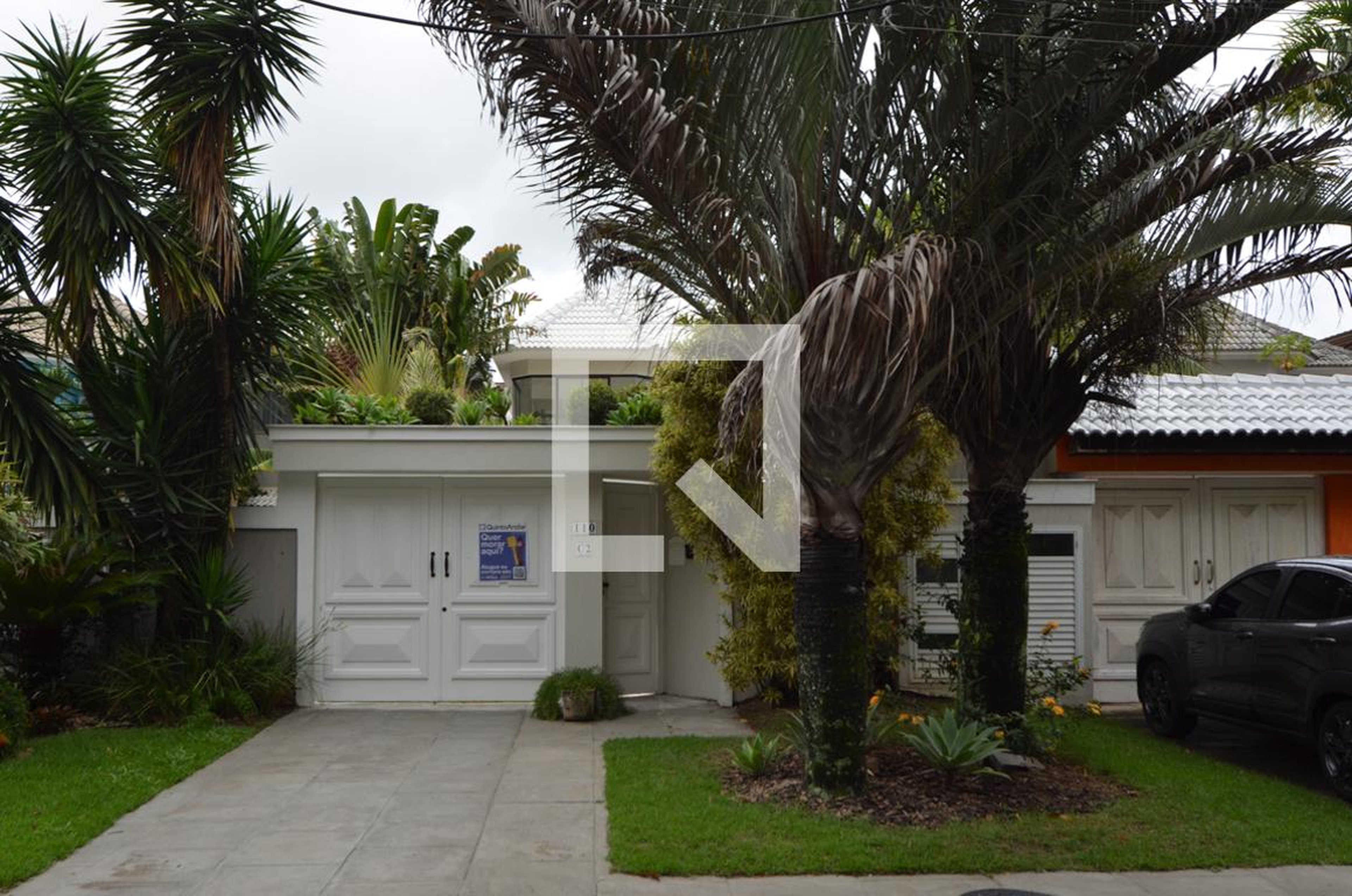 Fachada Condomínio em Rua Orlando Madeira de Lei, 110