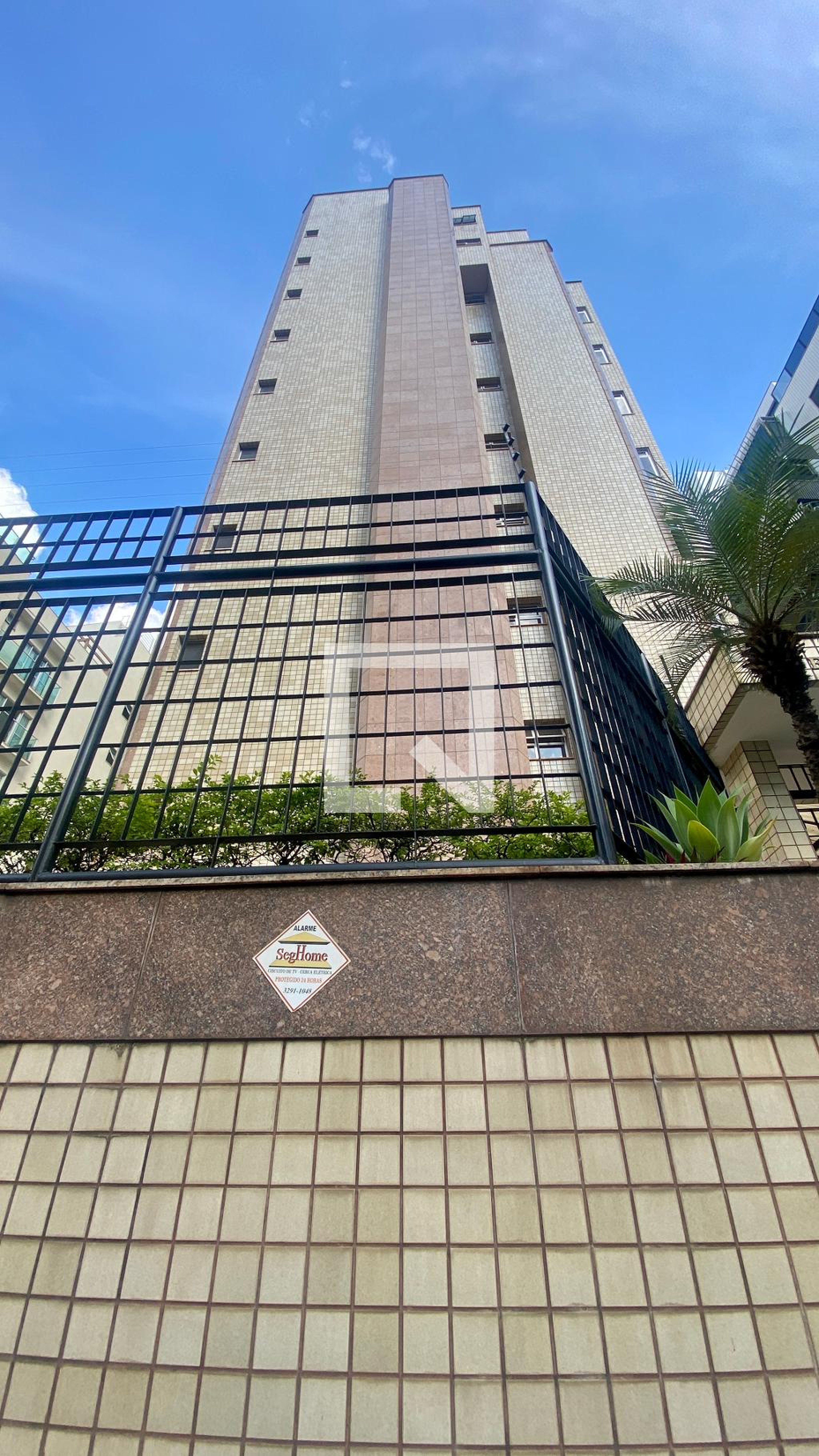 Fachada Condomínio em Rua Engenheiro Alberto Pontes, 400