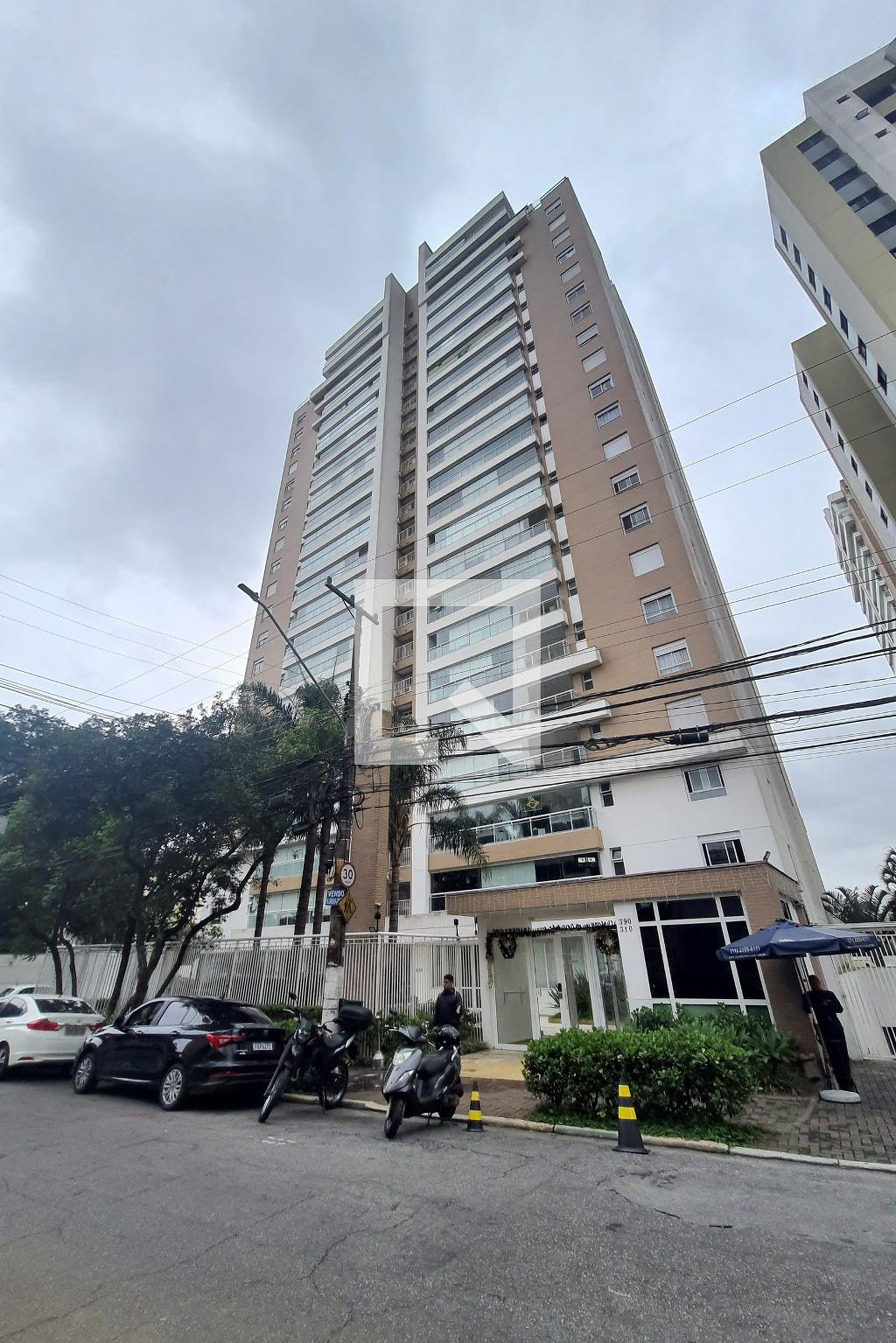 Fachada Condomínio em Rua Benta Pereira, 313