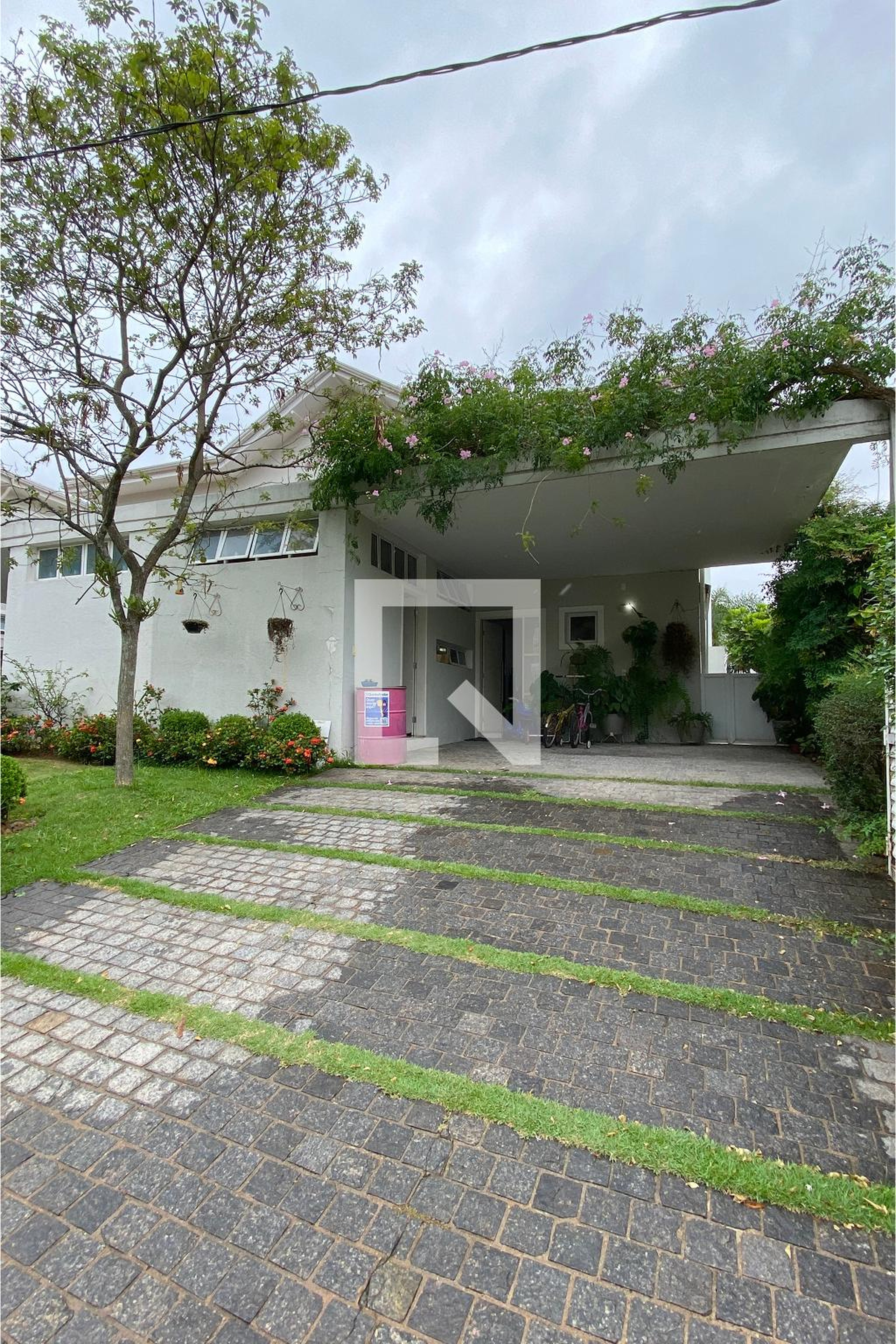 Fachada Condomínio em Alameda Mirante, 39