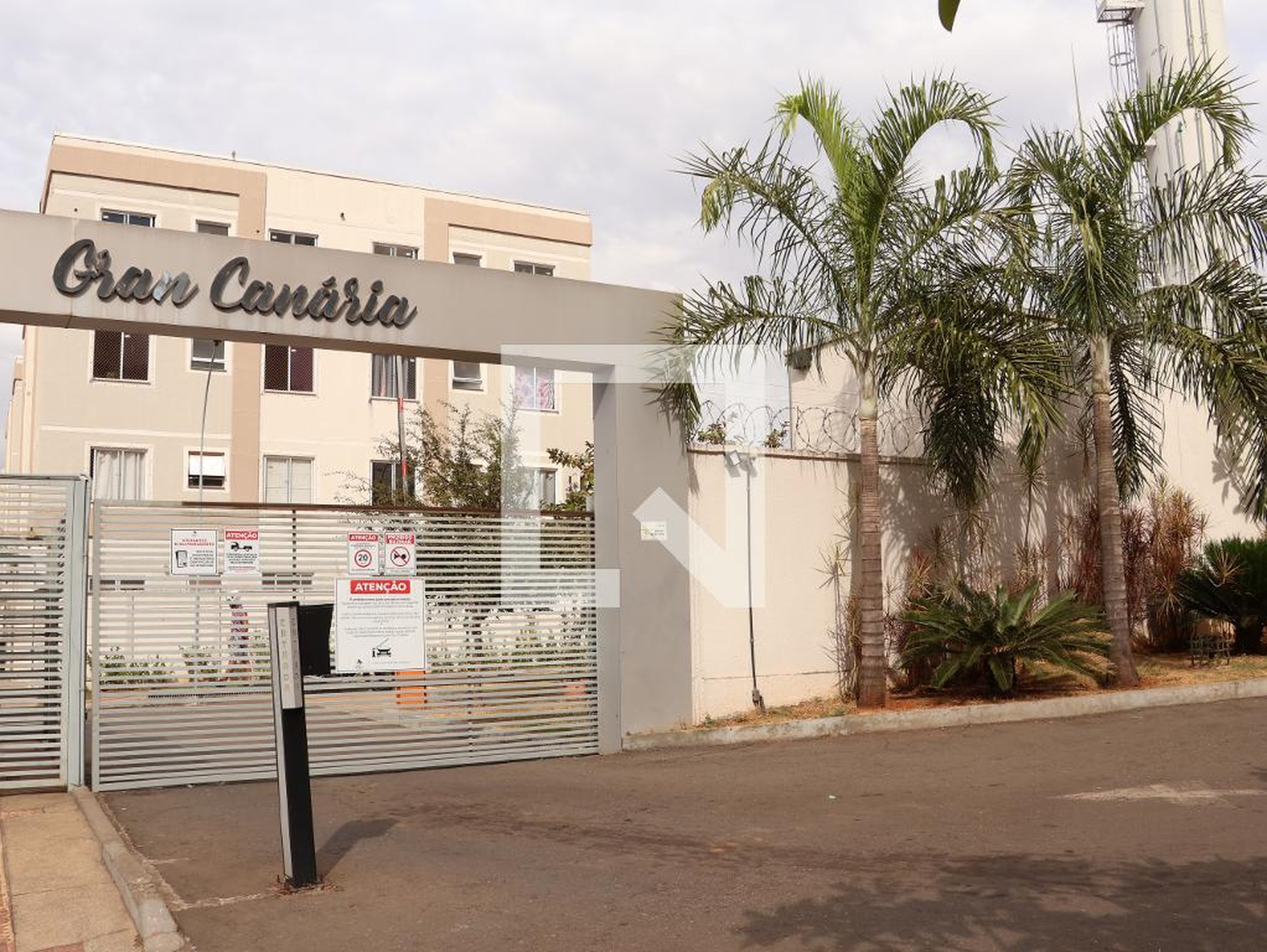 Fachada Condomínio em Rua da Divisa, 220