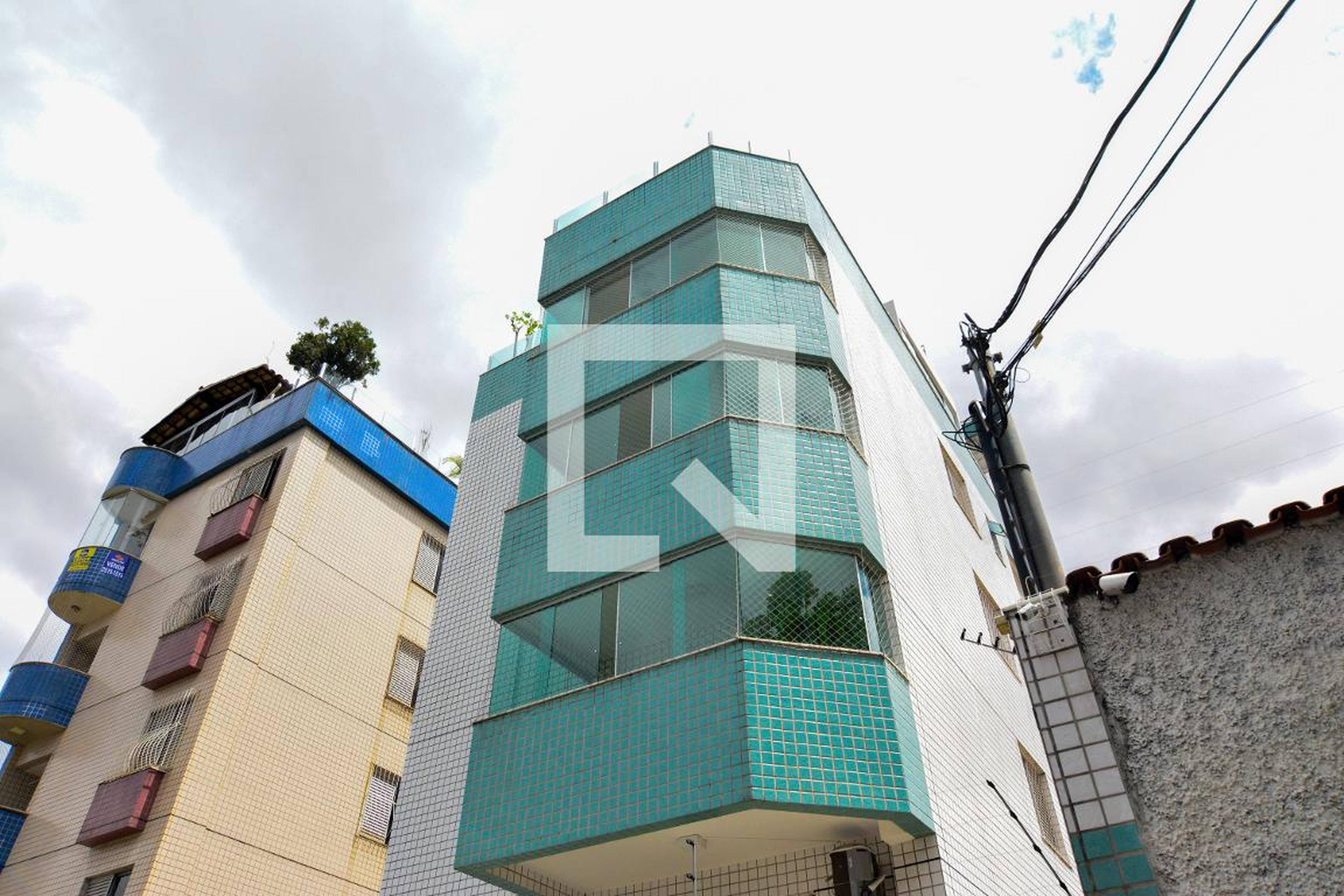 Fachada Condomínio em Rua das Camélias, 59