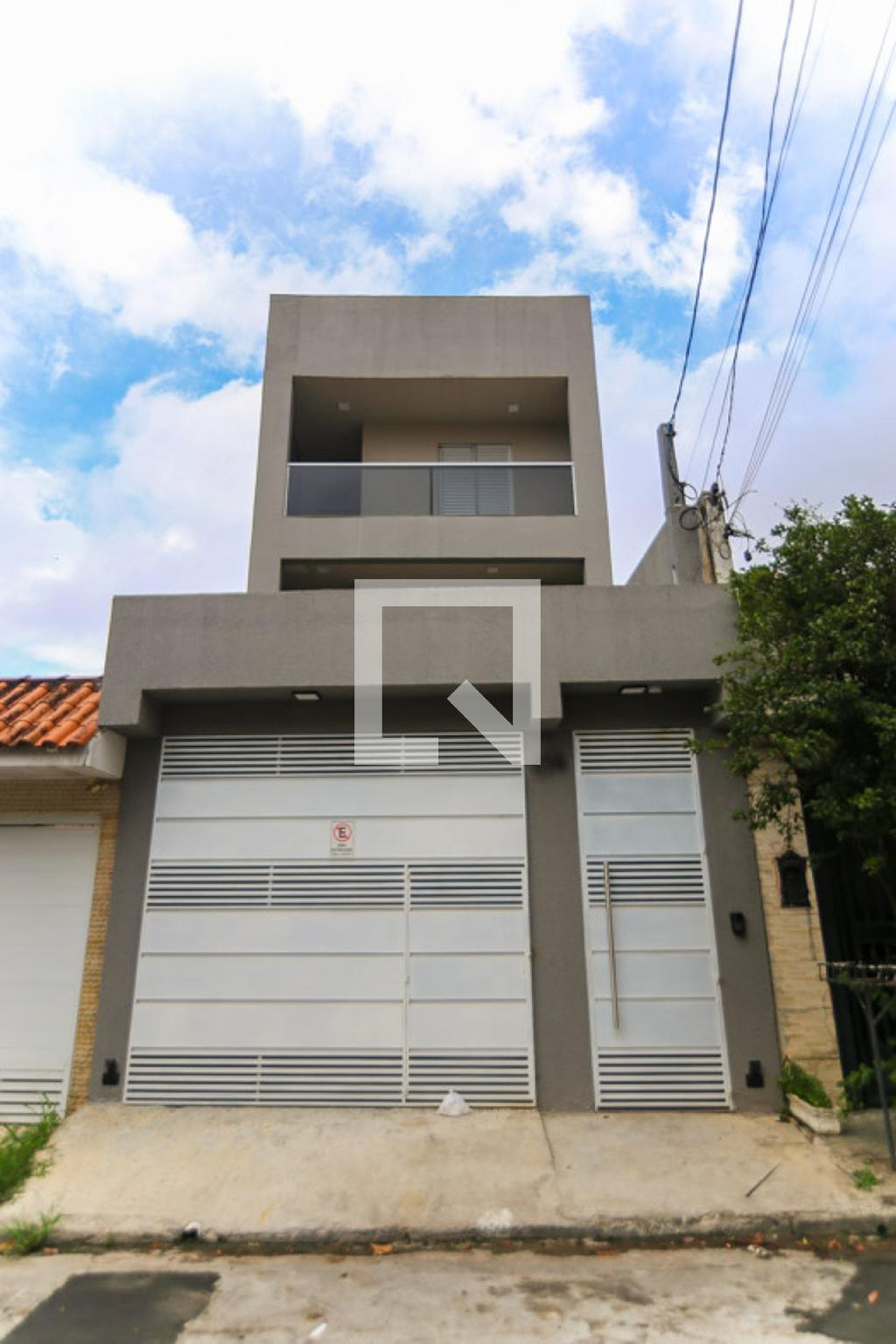 Fachada do Prédio Condomínio em Rua Safira, 174
