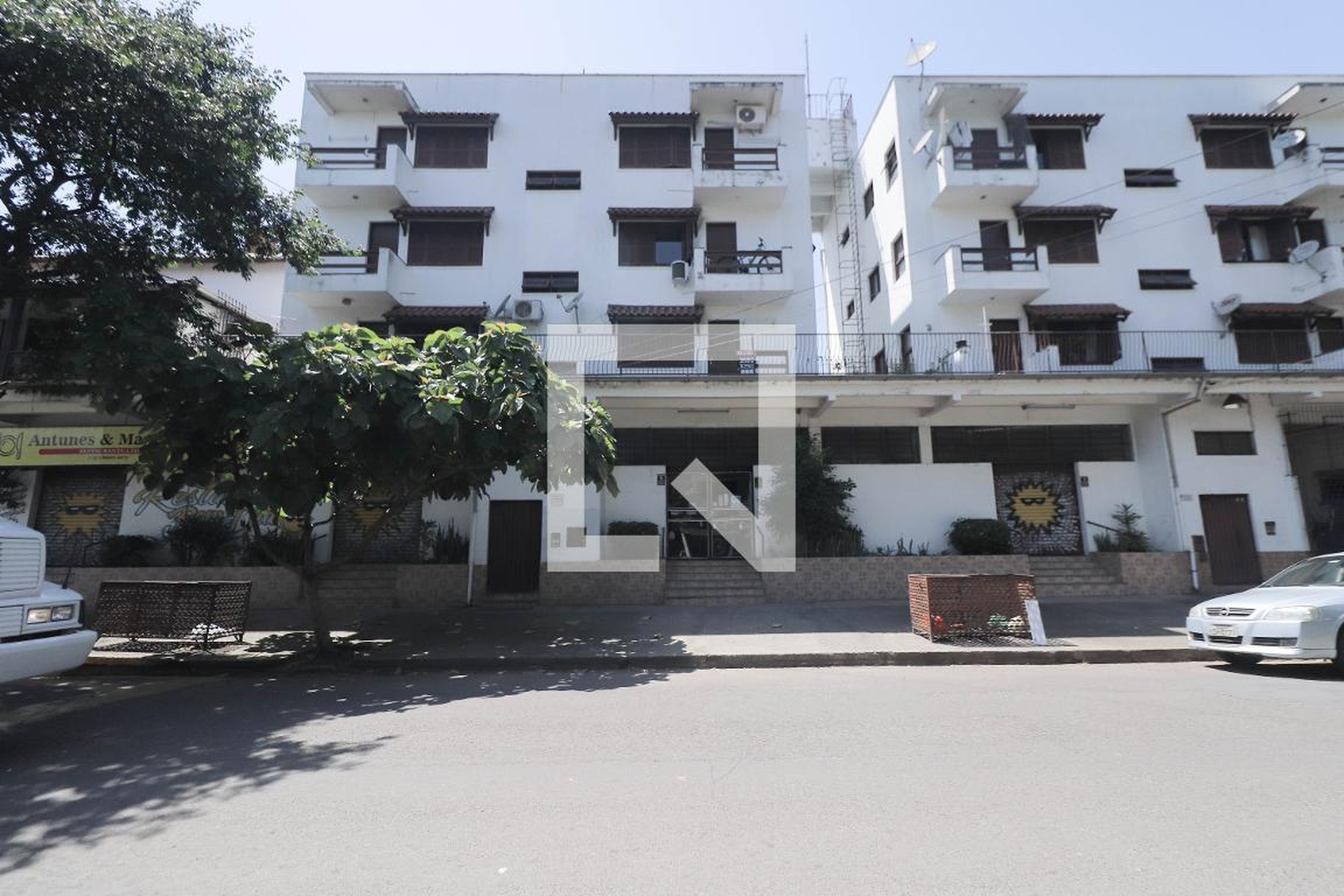 Fachada Condomínio em Rua Jacy Porto, 1411