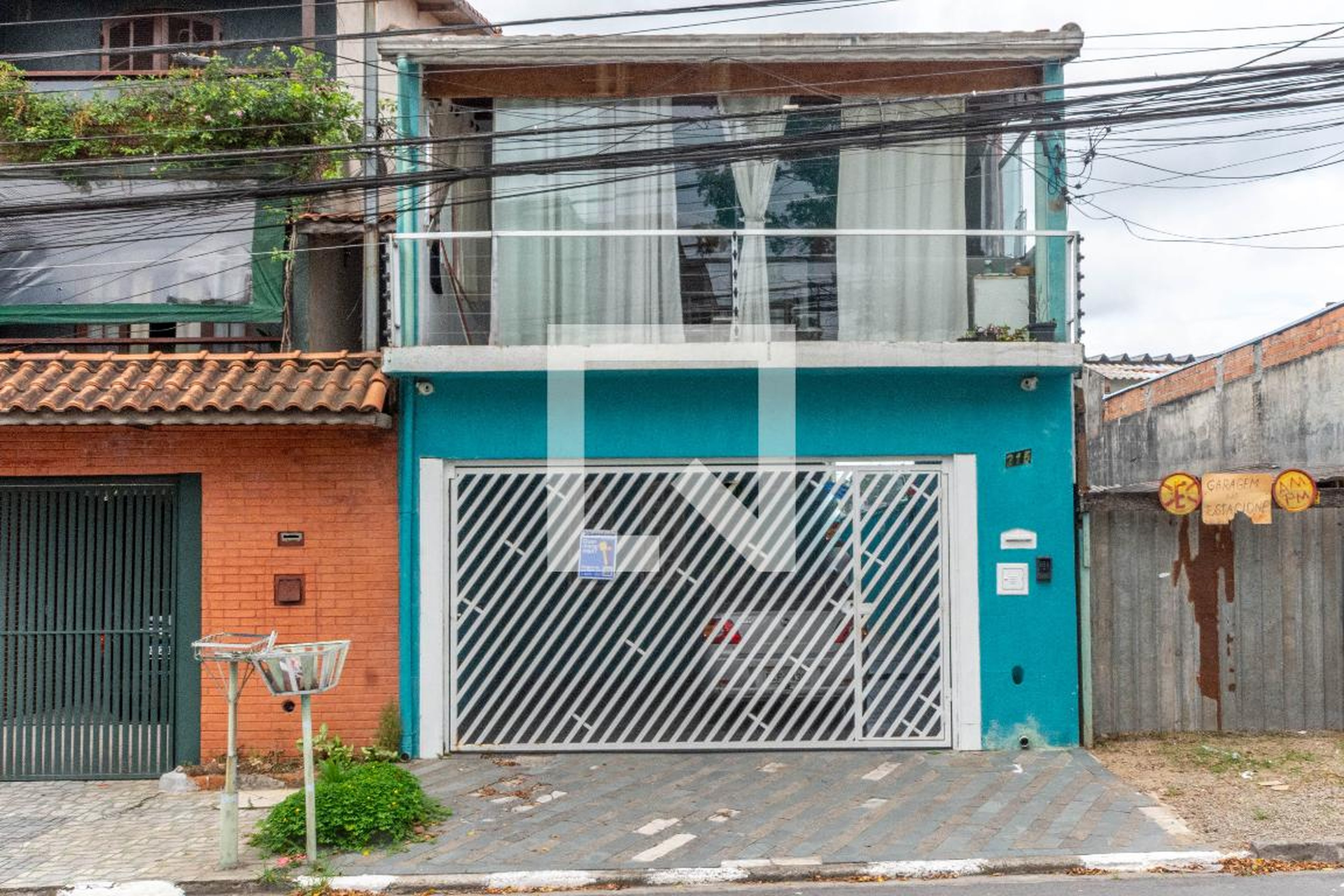 Fachada Condomínio em Rua Serafim Joaquim de Aquino, 215