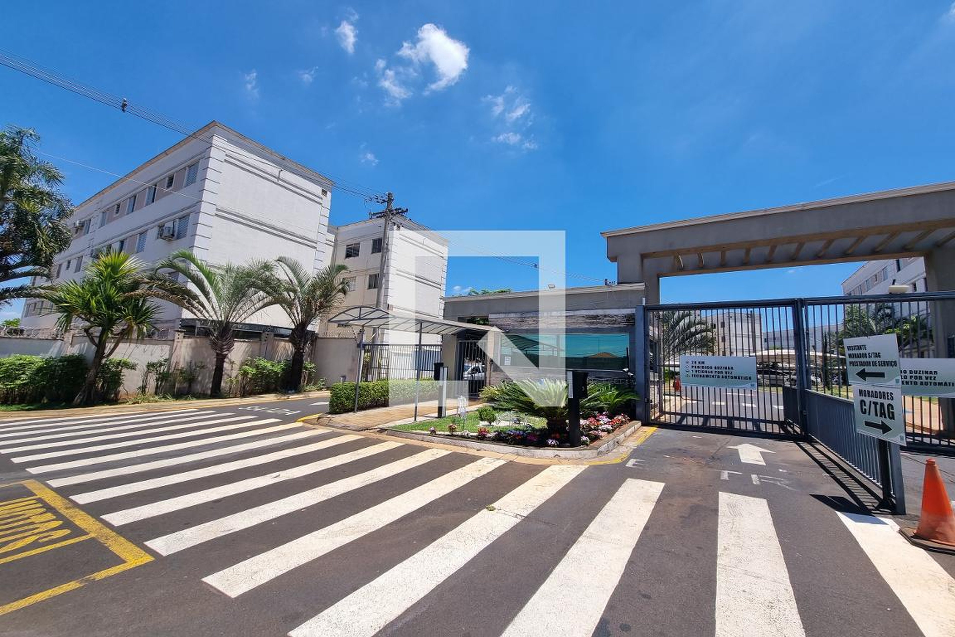 Fachada Condomínio em Rua José Barense, 1154