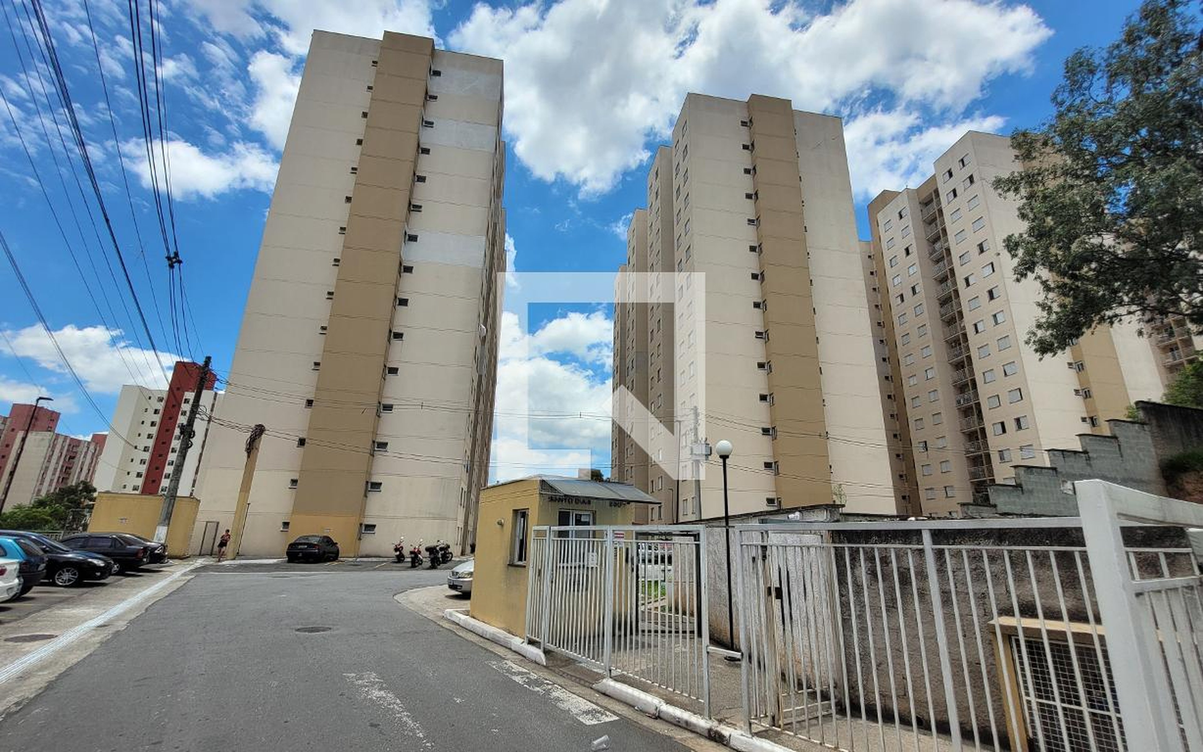 Fachada Condomínio em Rua Professor Odila Bento, 240