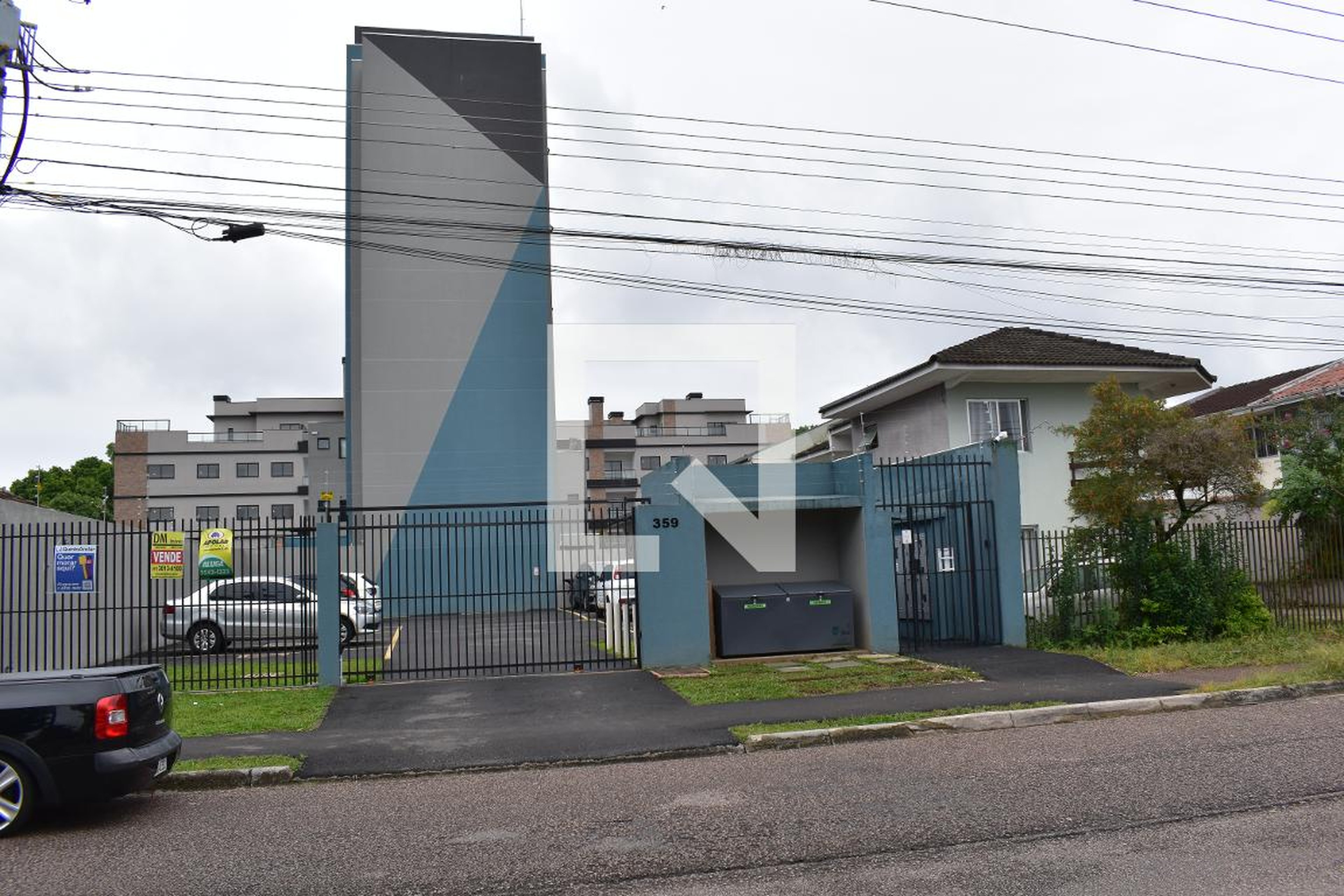 Fachada do condomínio Condomínio Luiz França