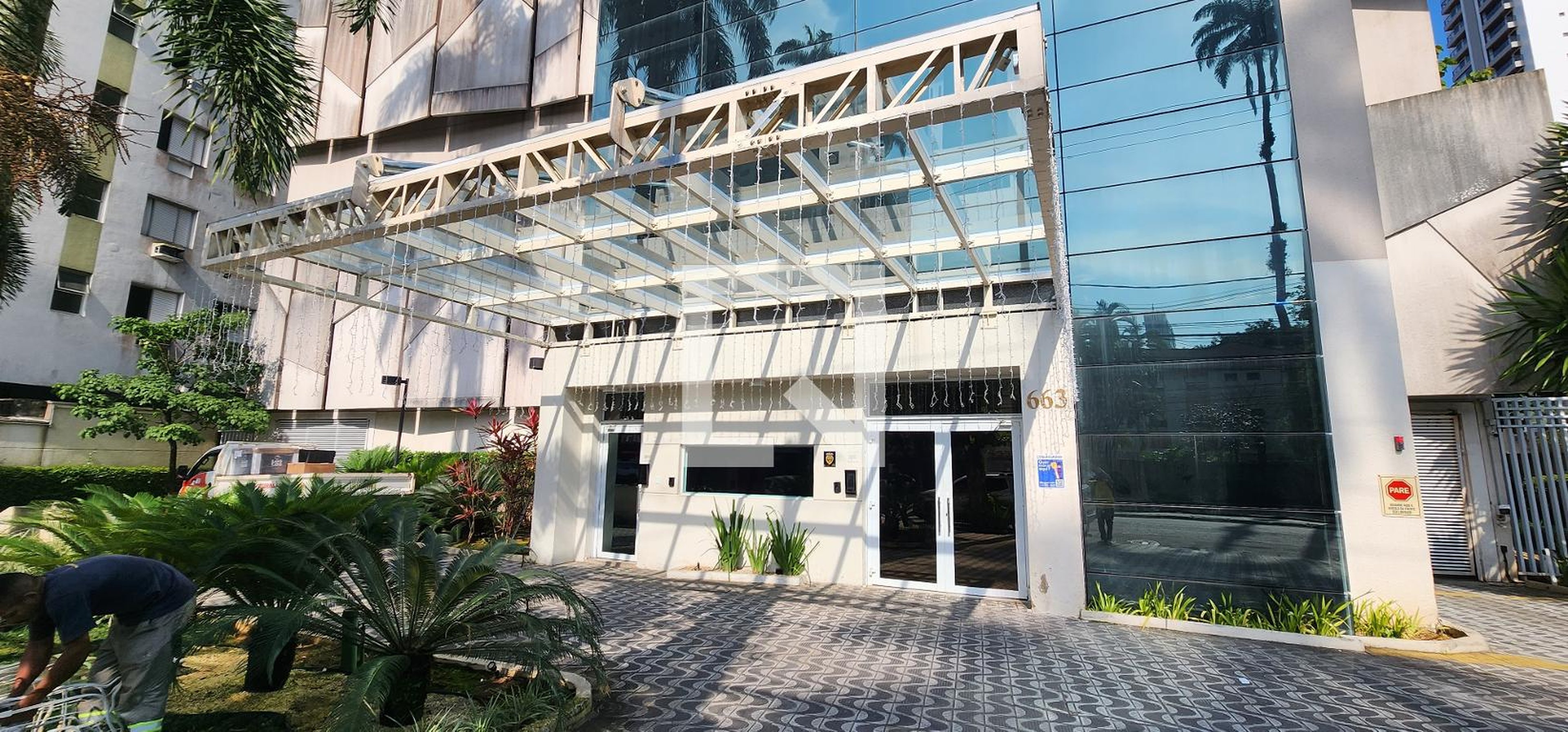 Fachada do Prédio Condomínio Emirado