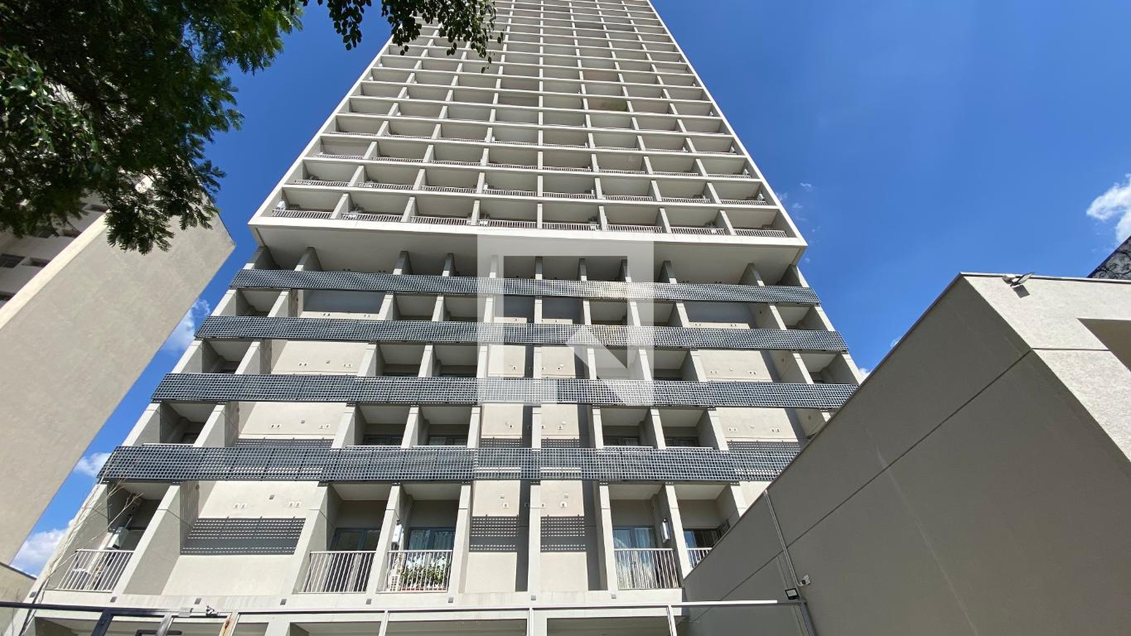 Fachada do Prédio Condomínio em Rua Fernão Dias, 541