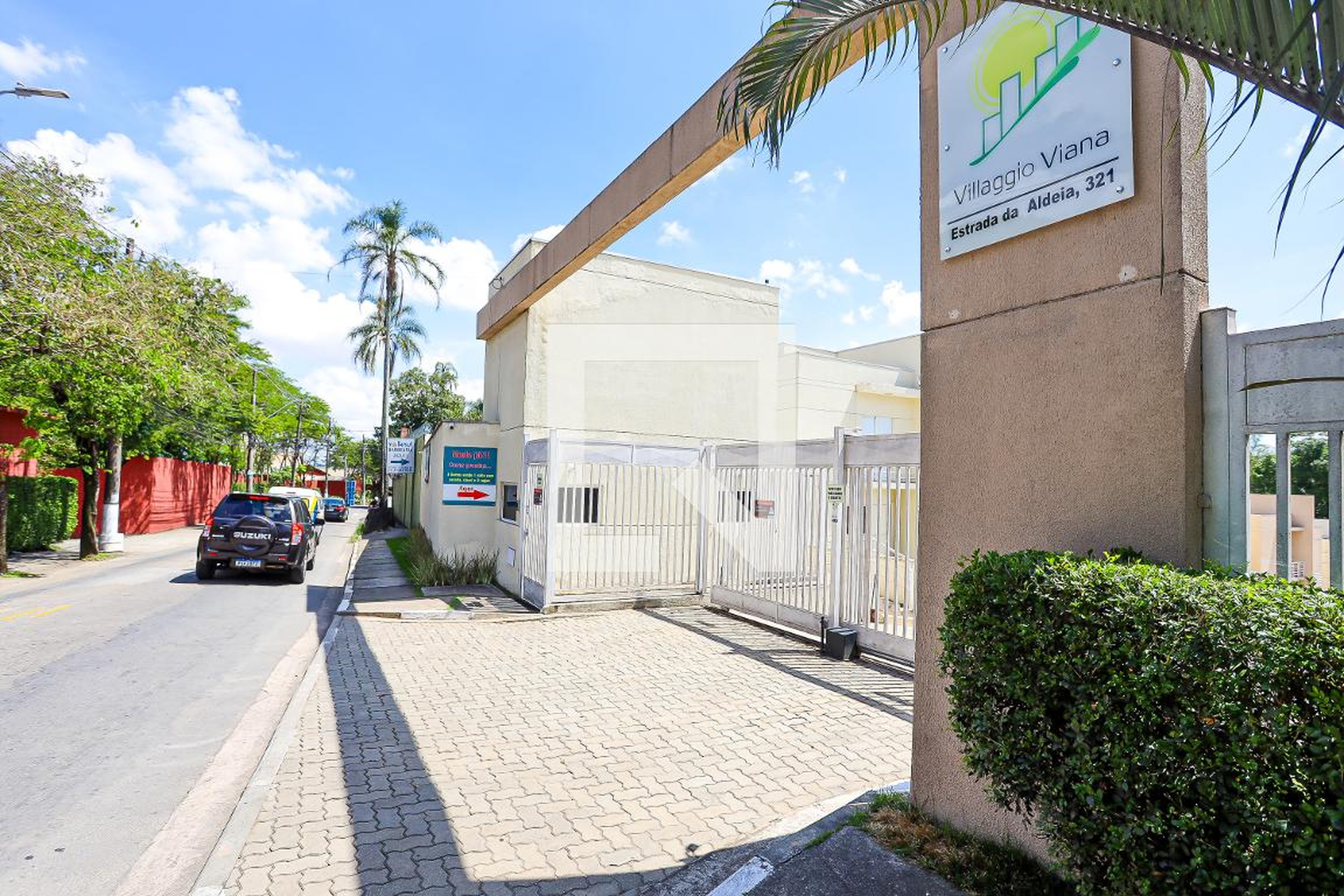 Fachada do condomínio Condomínio Villagio Vianna