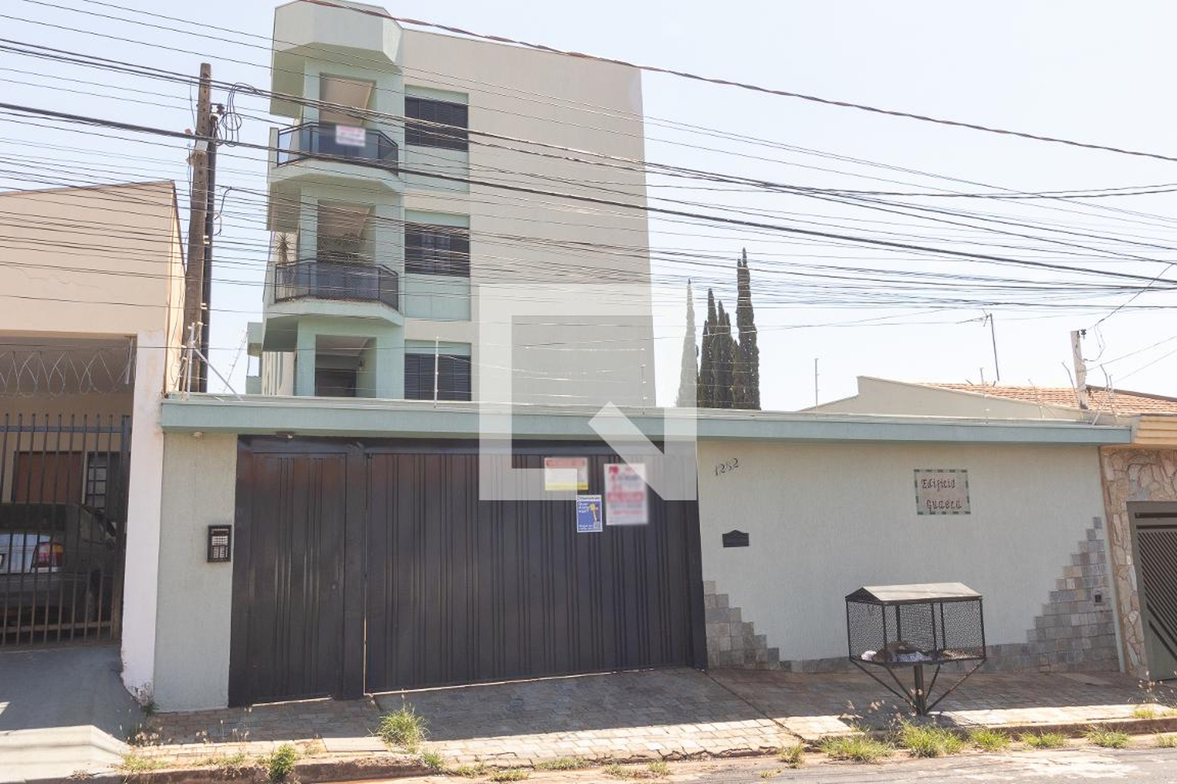 Fachada Condomínio em Rua Albert Einstein, 1282