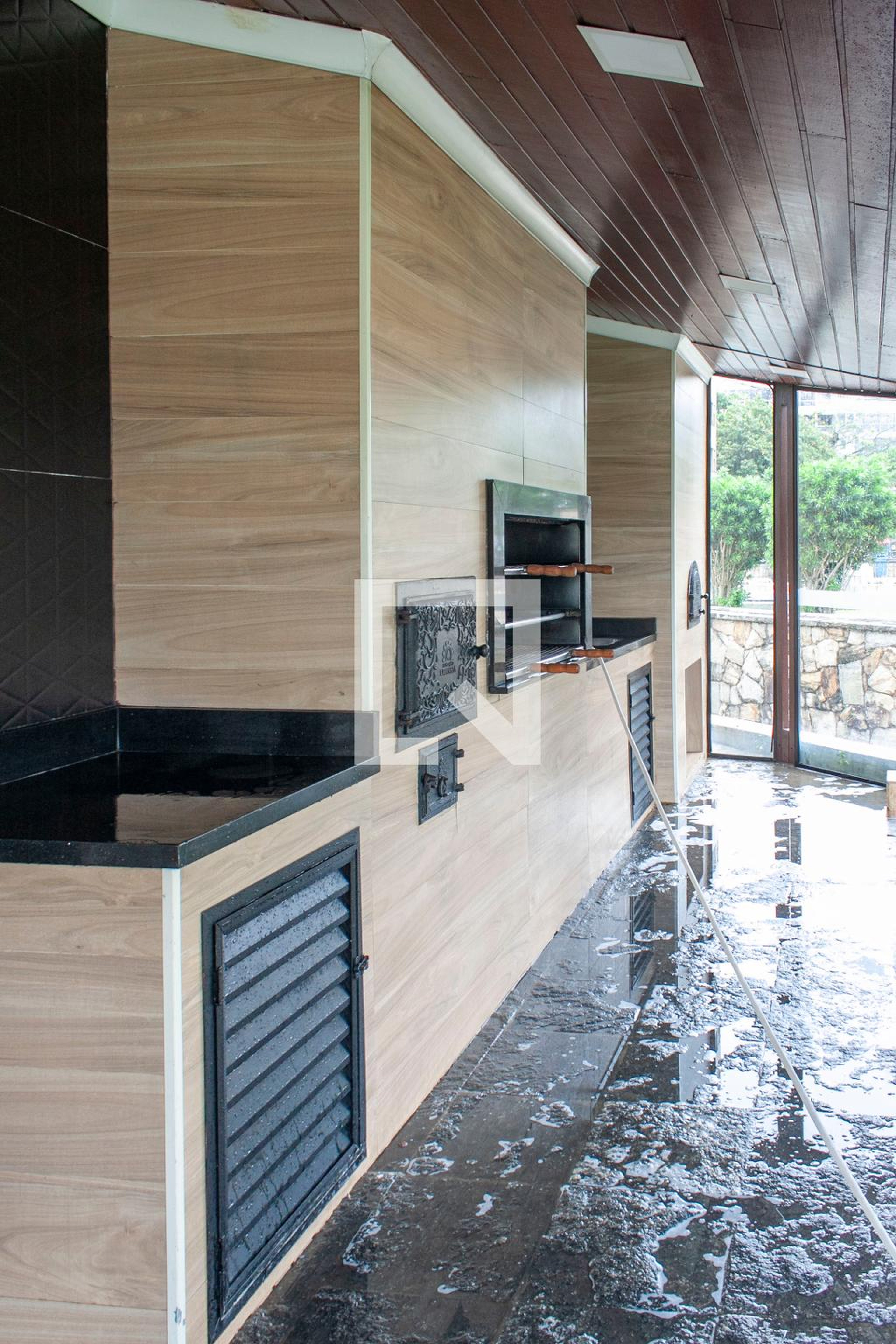 Churrasqueira - Queen Elizabeth