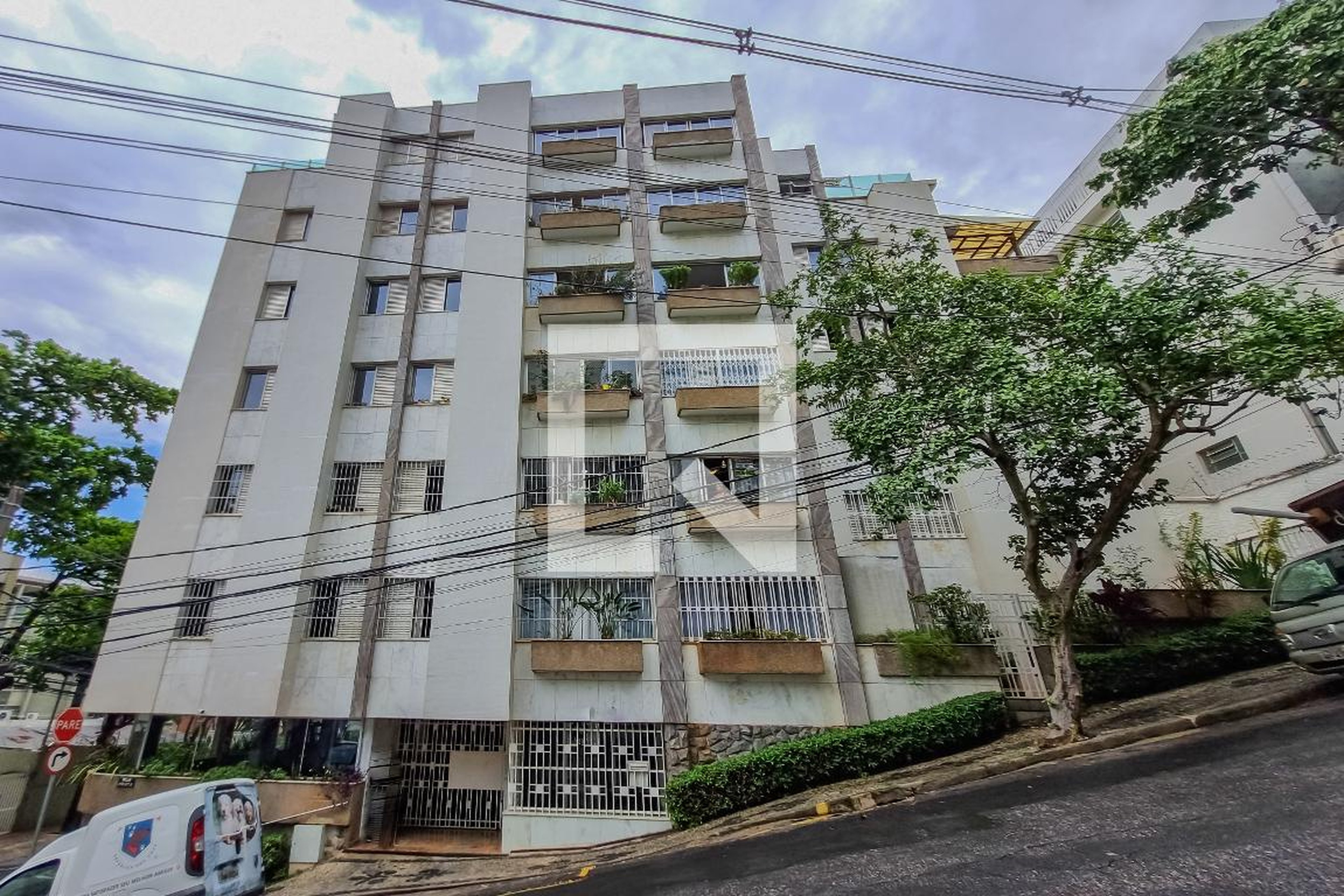 Fachada Condomínio em Rua das Verbenas, 208