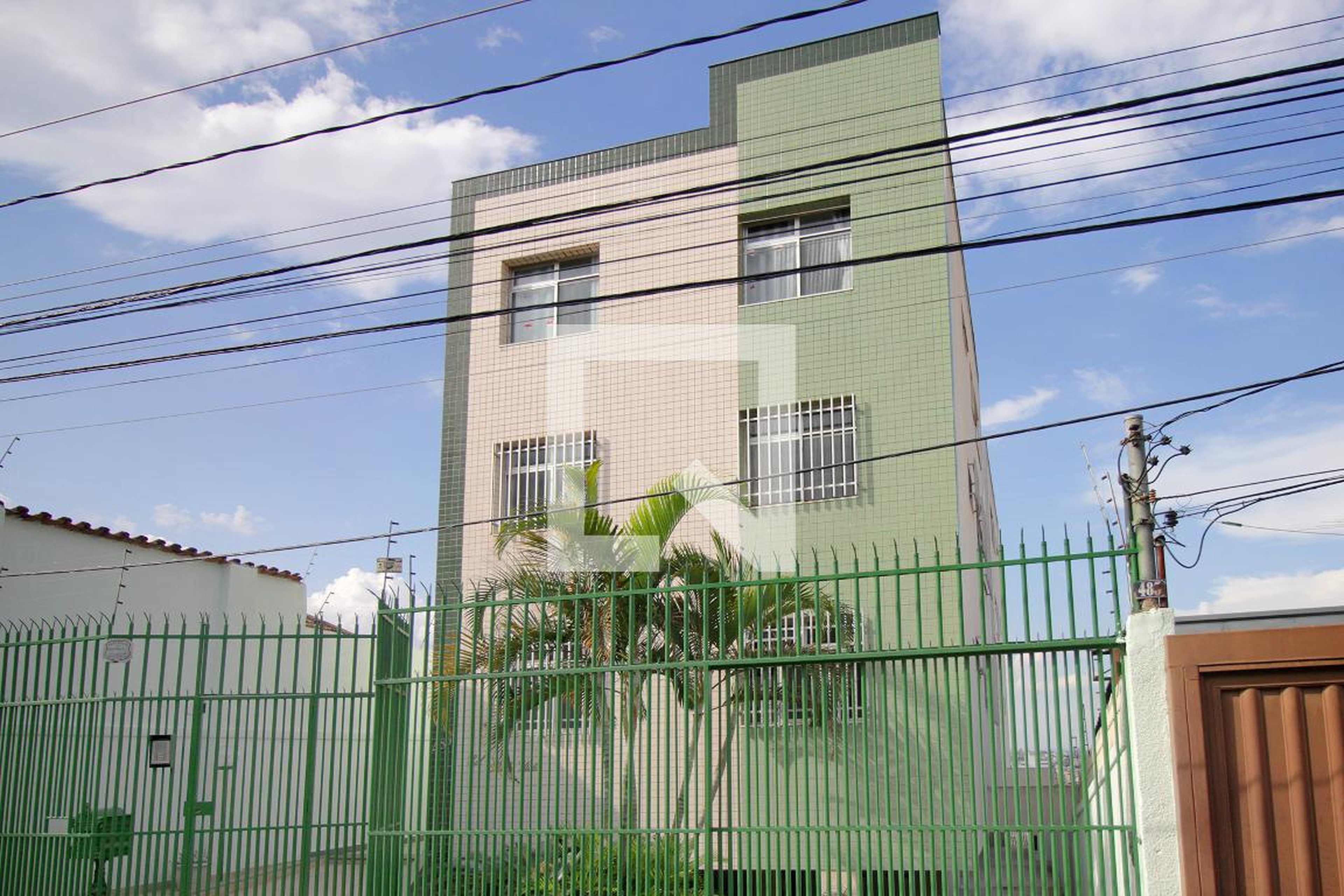 Fachada do Prédio Condomínio em Rua Tenente Garro, 485