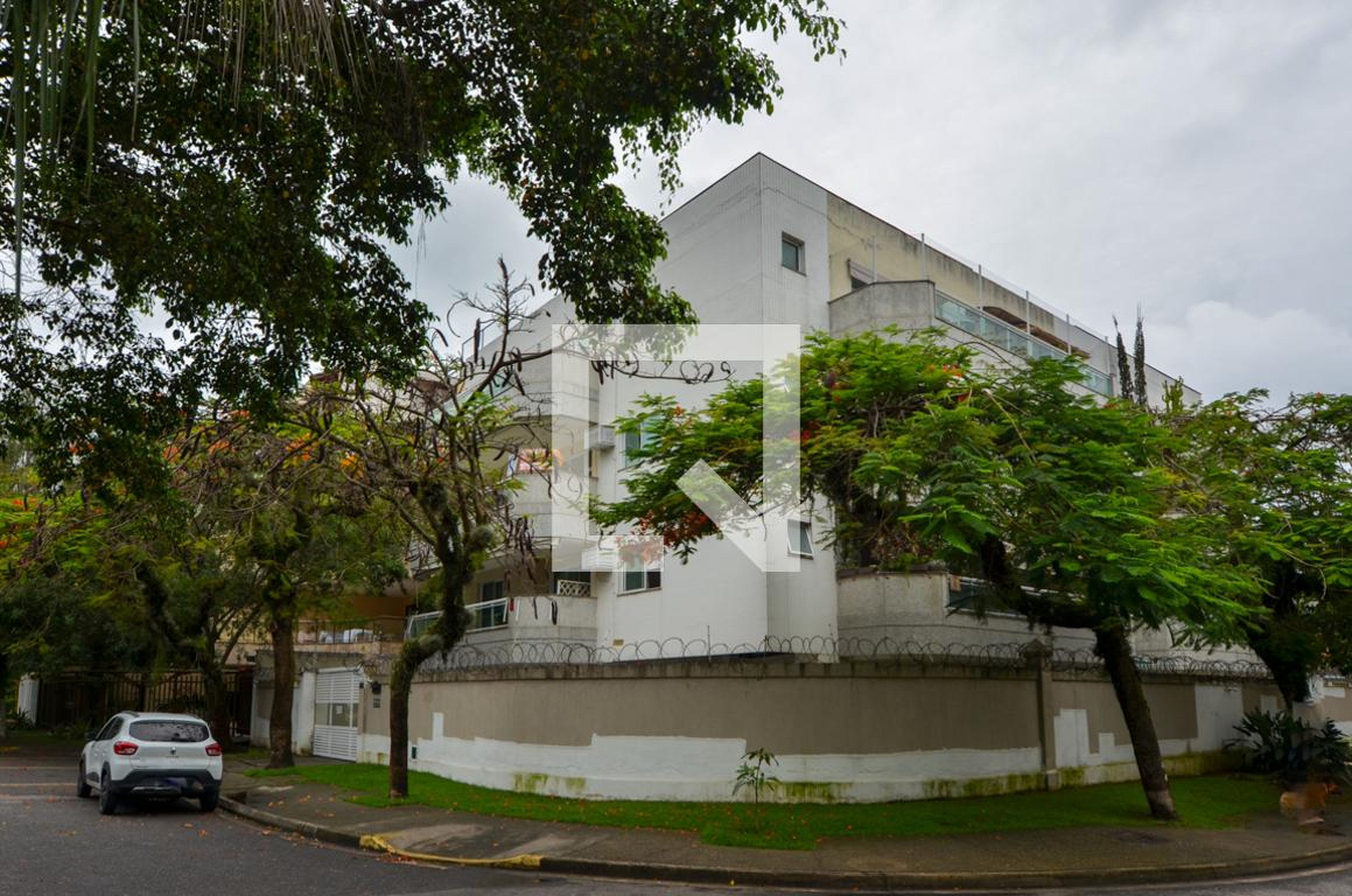 Fachada Condomínio em Rua Almirante Ary Rongel, 508