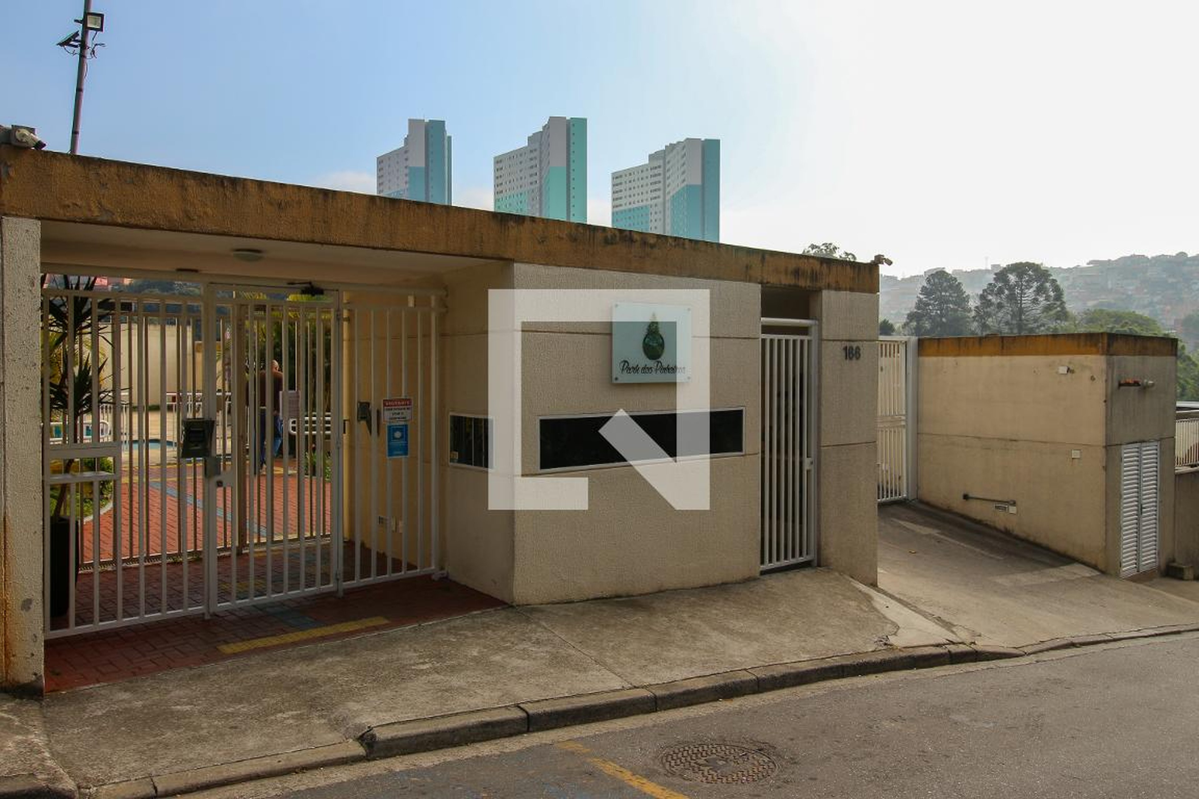 fachada Condomínio Parque dos Pinheiros