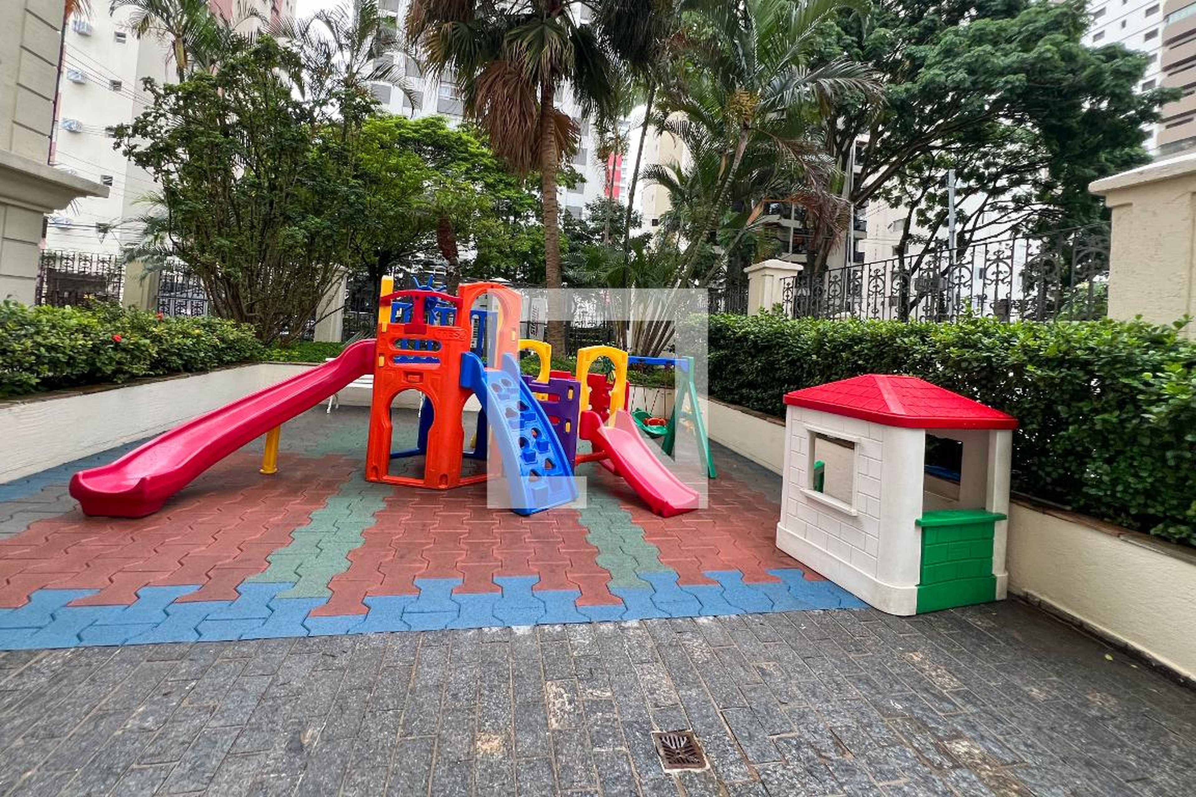 Playground - Ed Place Pigale