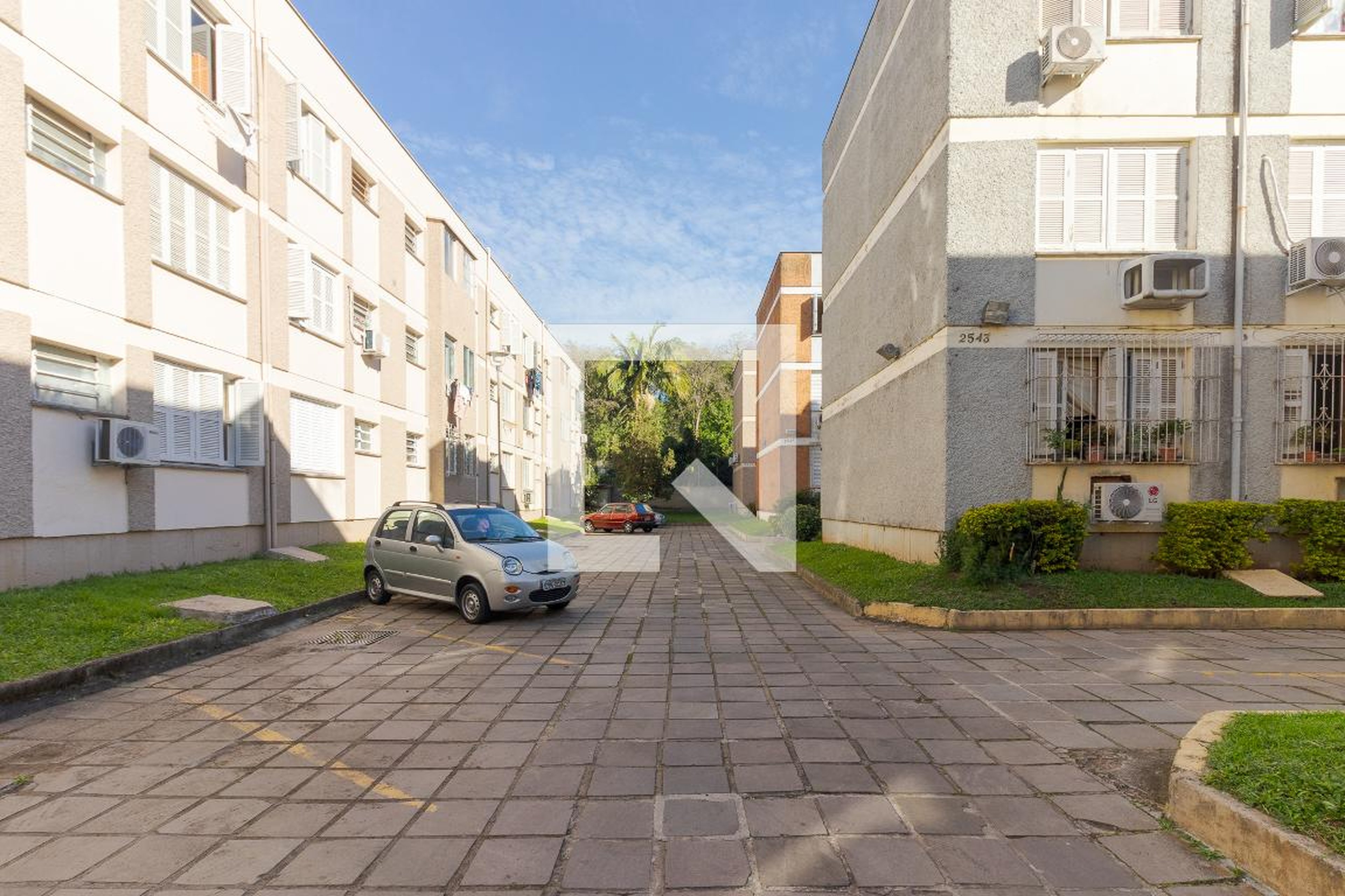 Fachada Condomínio em Rua Anita Garibaldi, 2343
