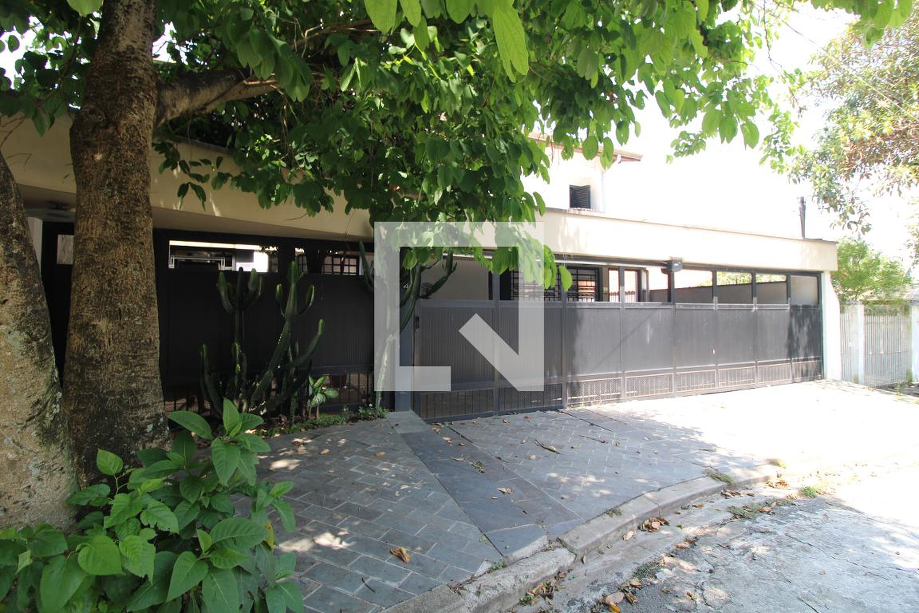 Fachada Condomínio em Rua José das Neves Faria, 141