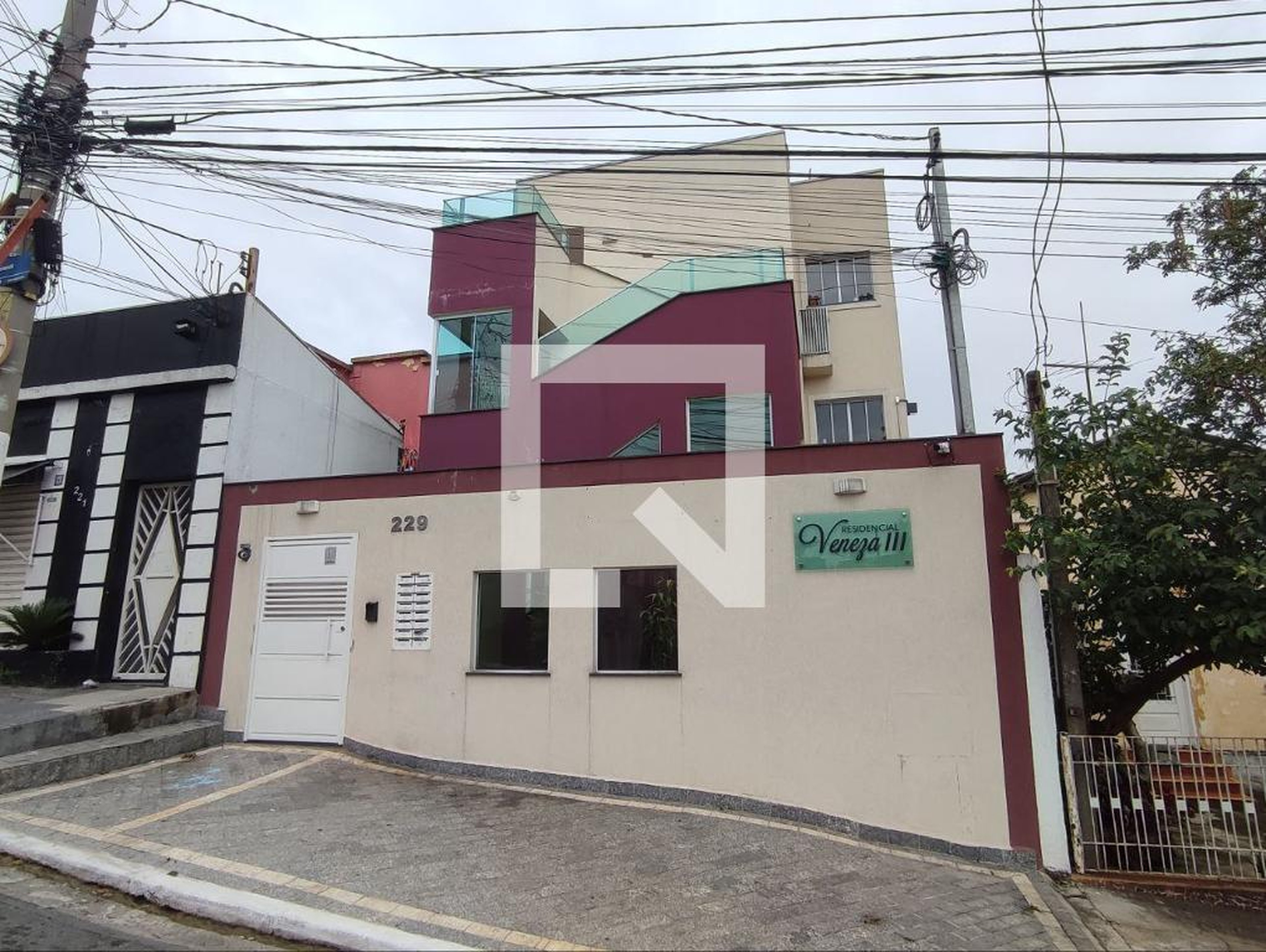 Fachada Condomínio em Rua Jaborandi, 243