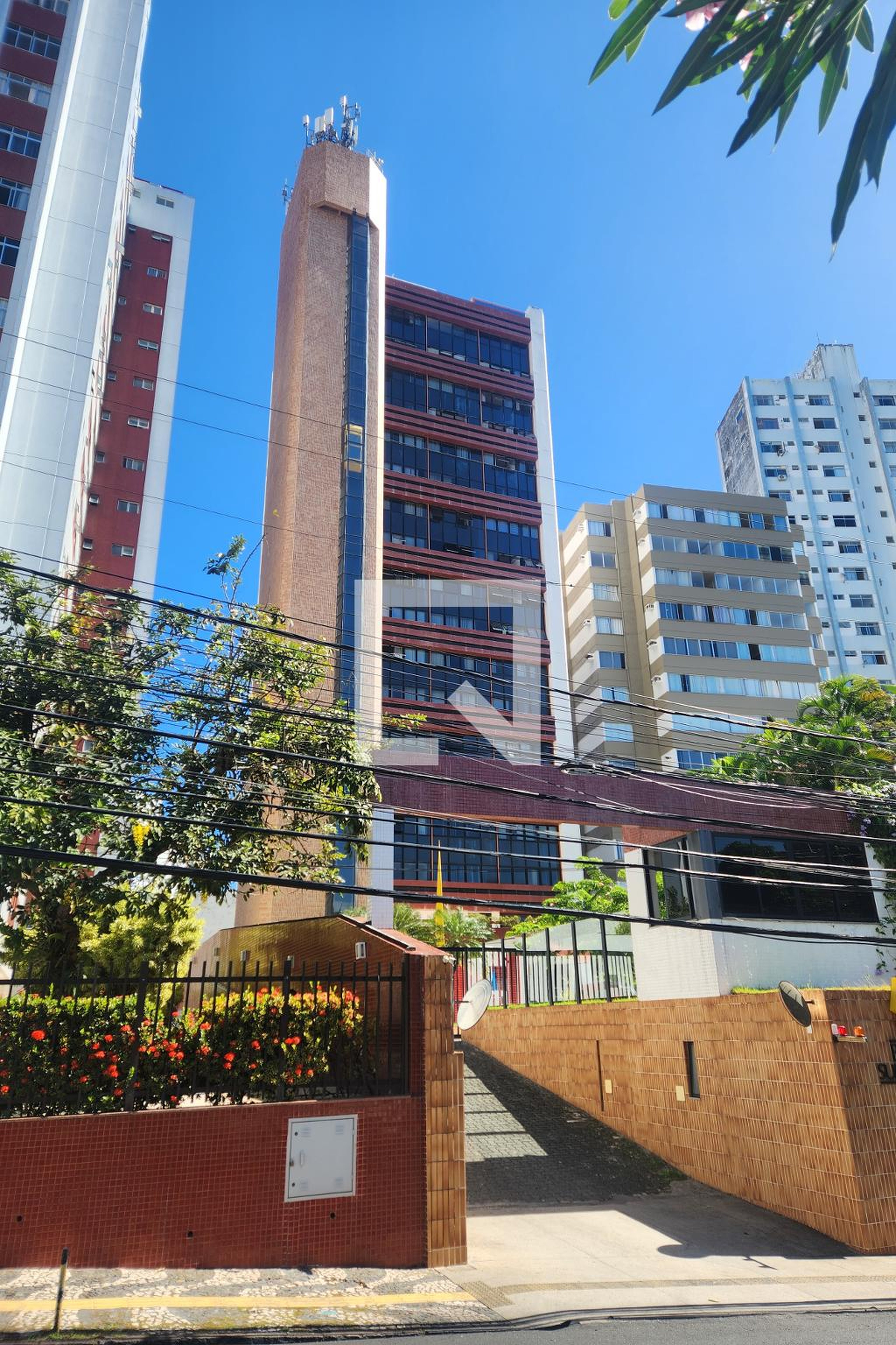 Fachada do Prédio Condomínio Barra Summer Flat