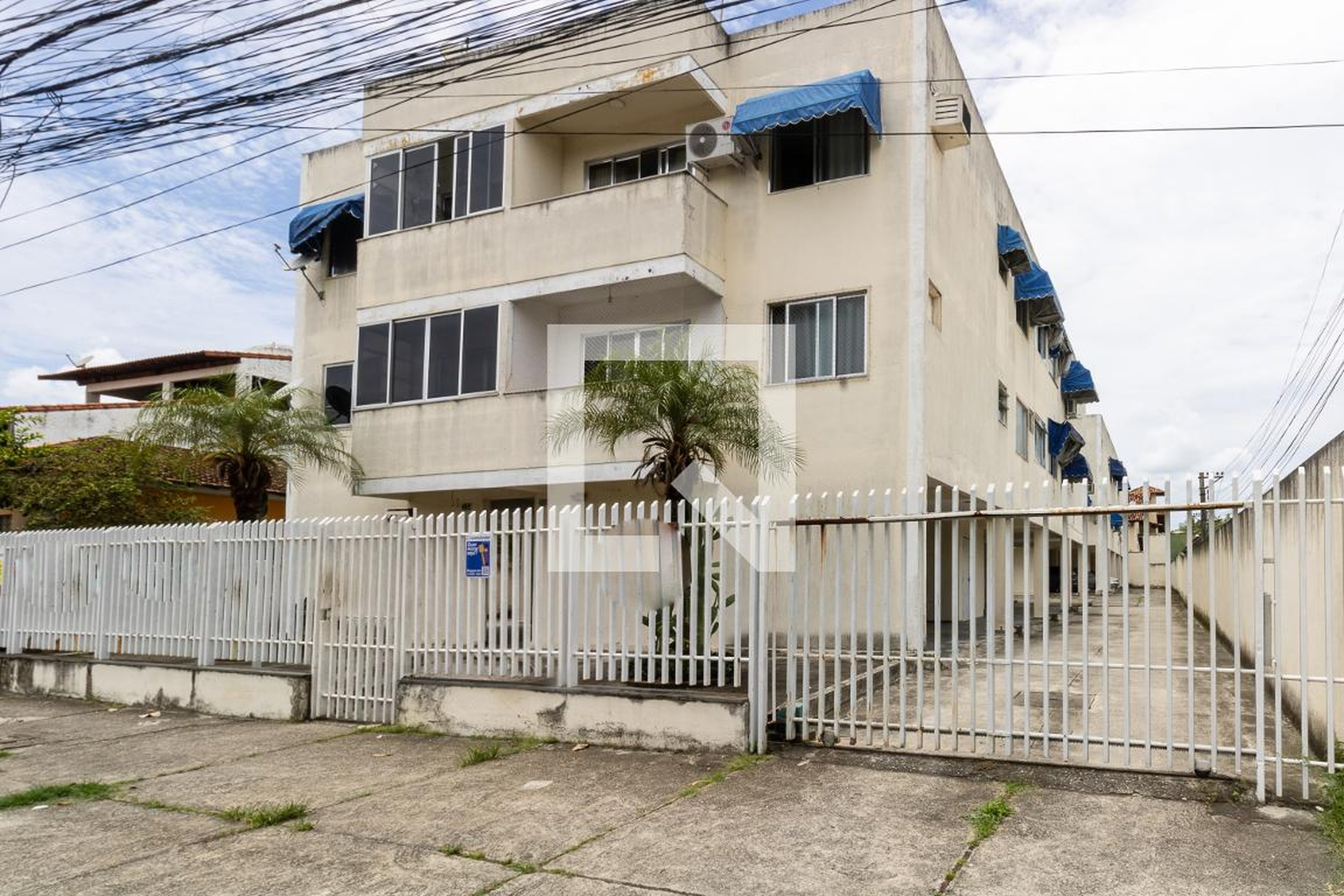 Fachada do Condomínio Condomínio em Rua Ajurana, 269