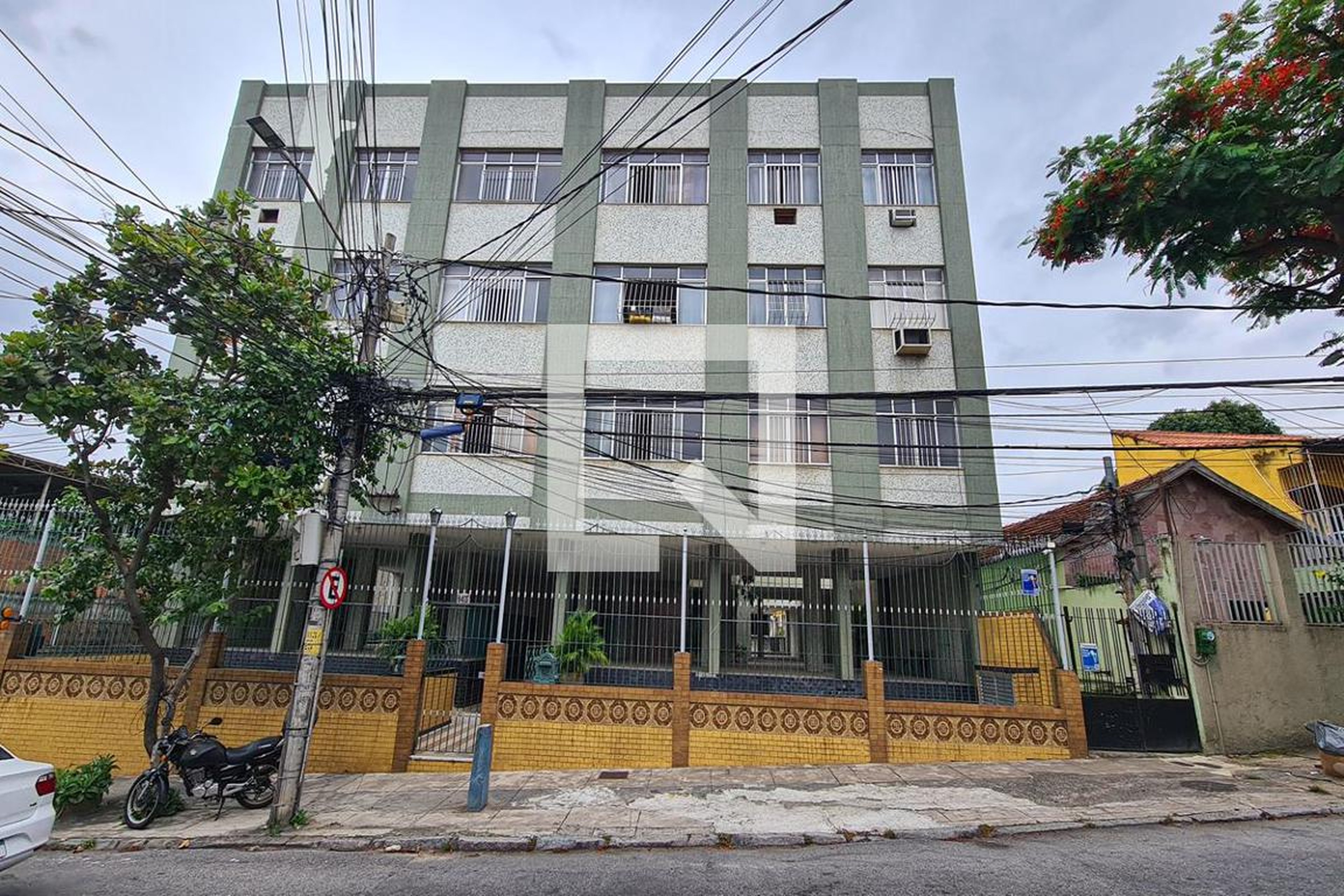 Fachada do Condomínio Edifício Angelina