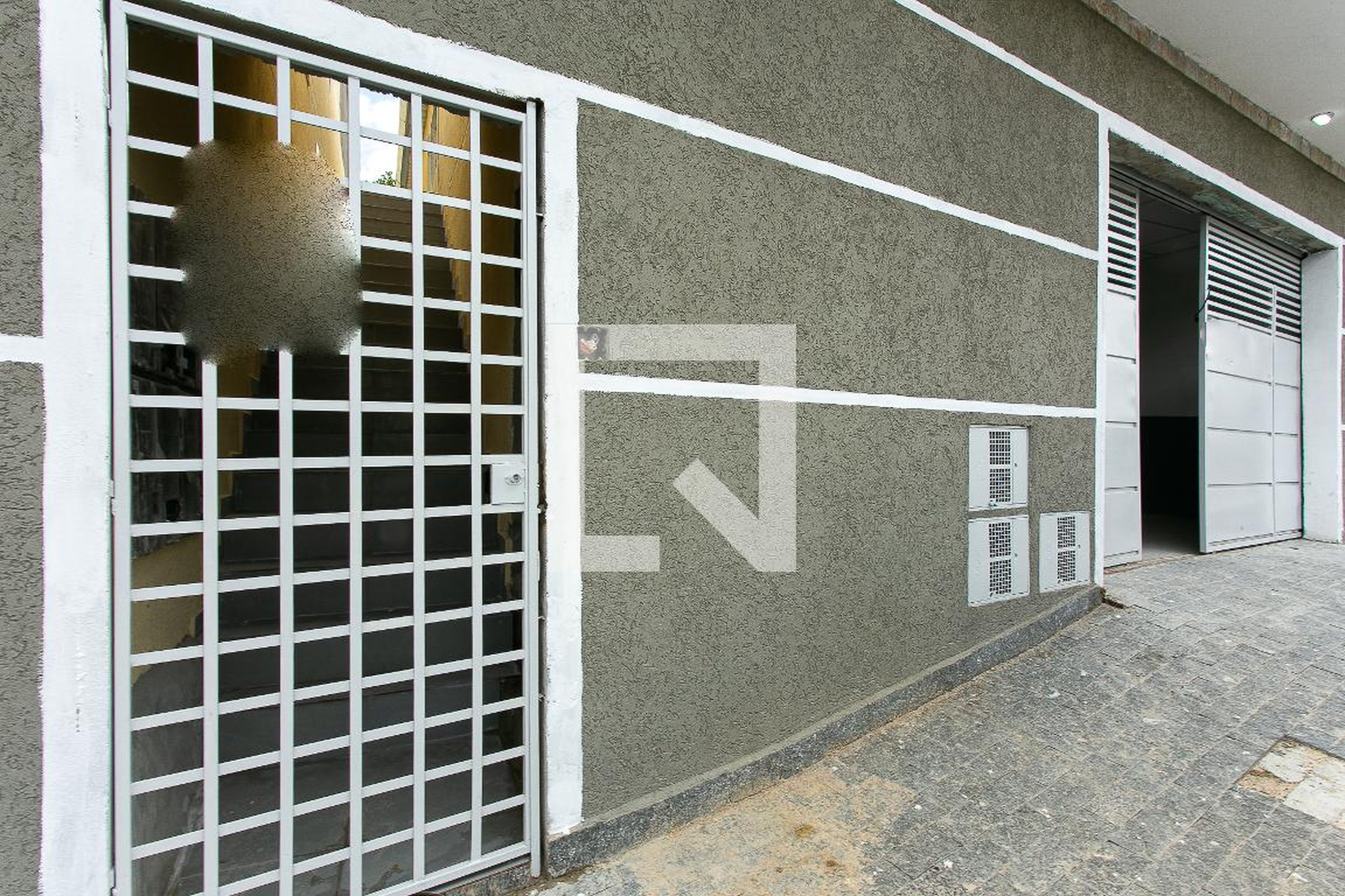 Fachada Condomínio em Rua Richmont, 154