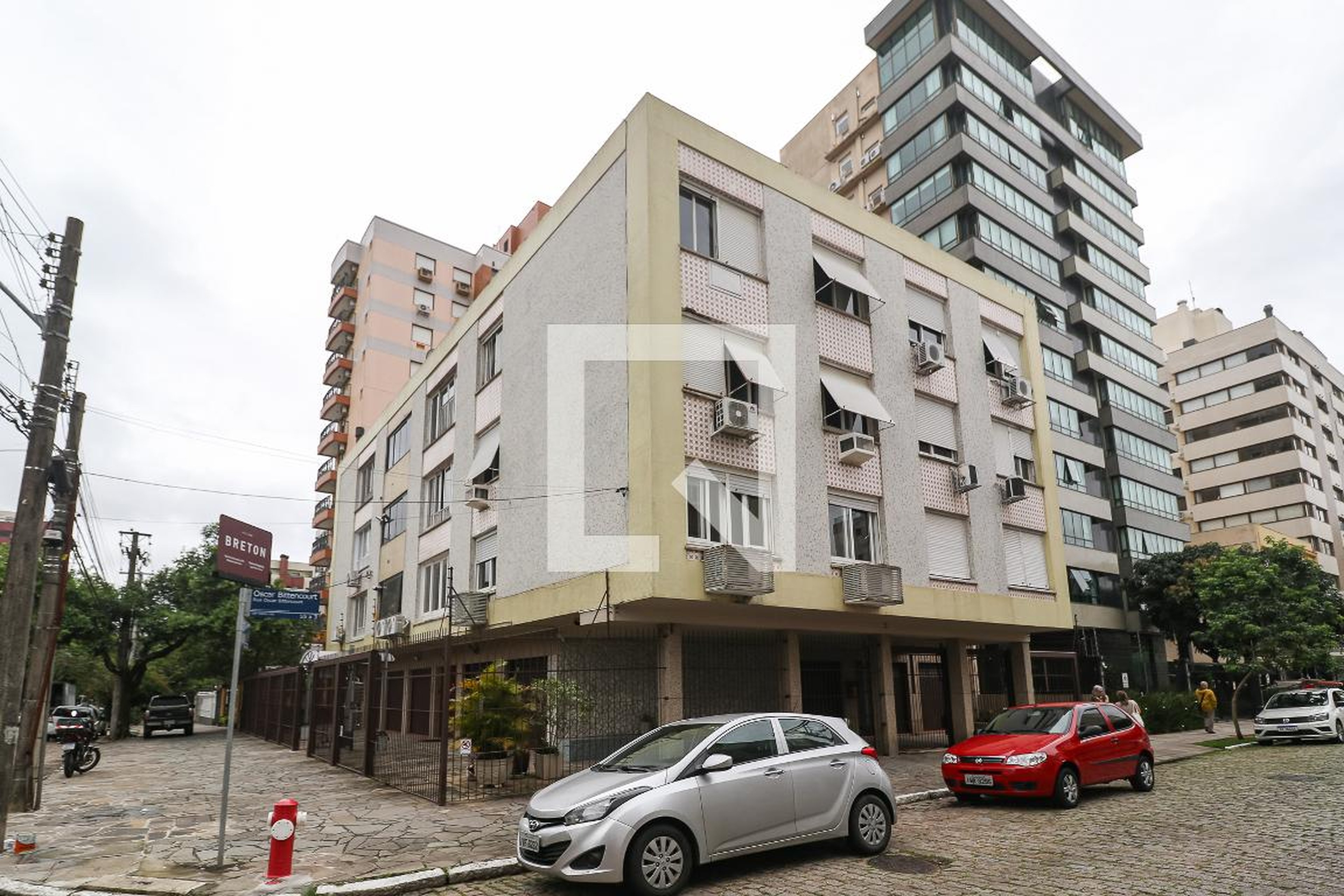 Fachada Condomínio em Rua Costa, 464