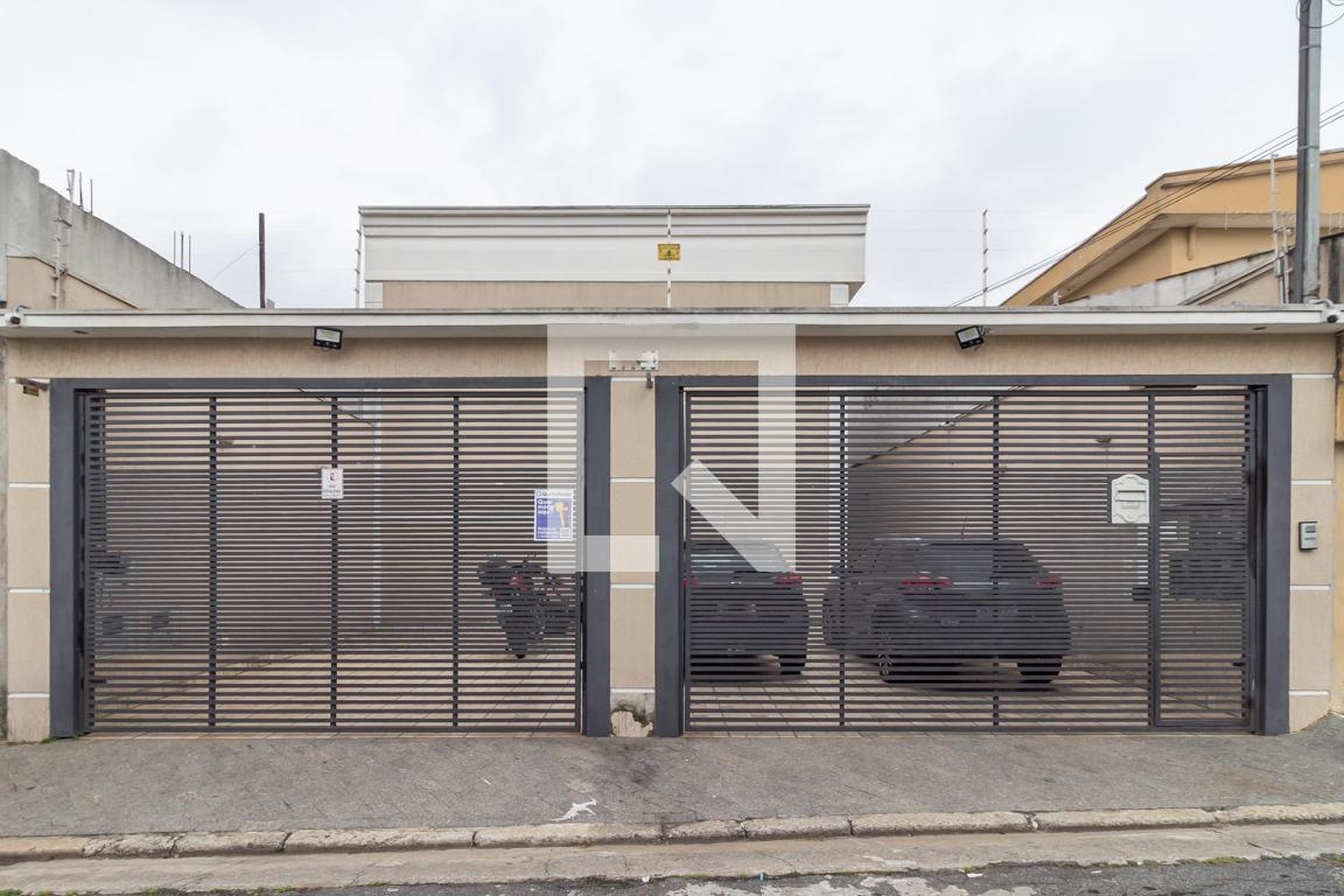 Fachada Condomínio em Rua dos Tacapes, 266