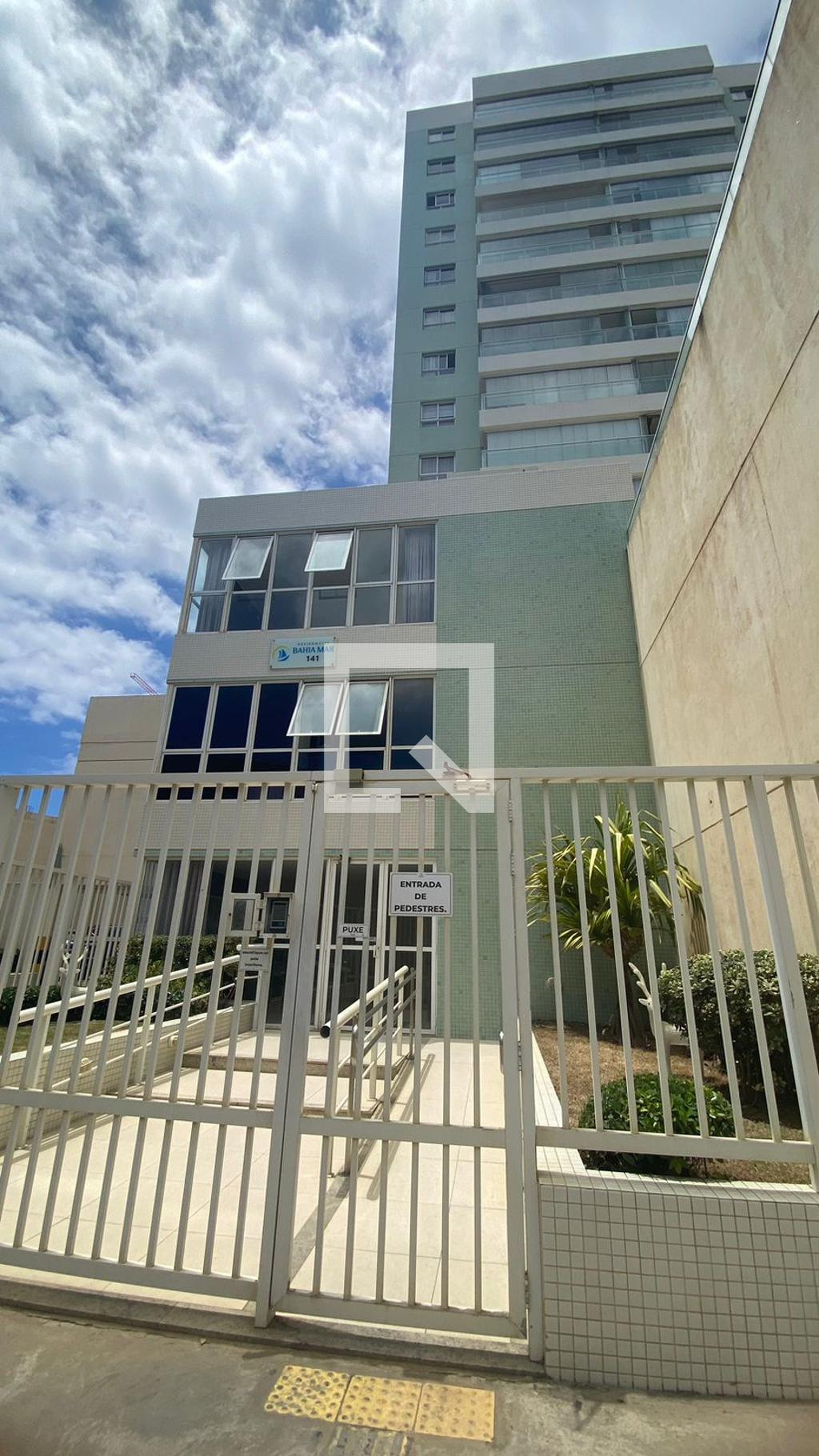 Fachada Condomínio Bahia Mar Residence