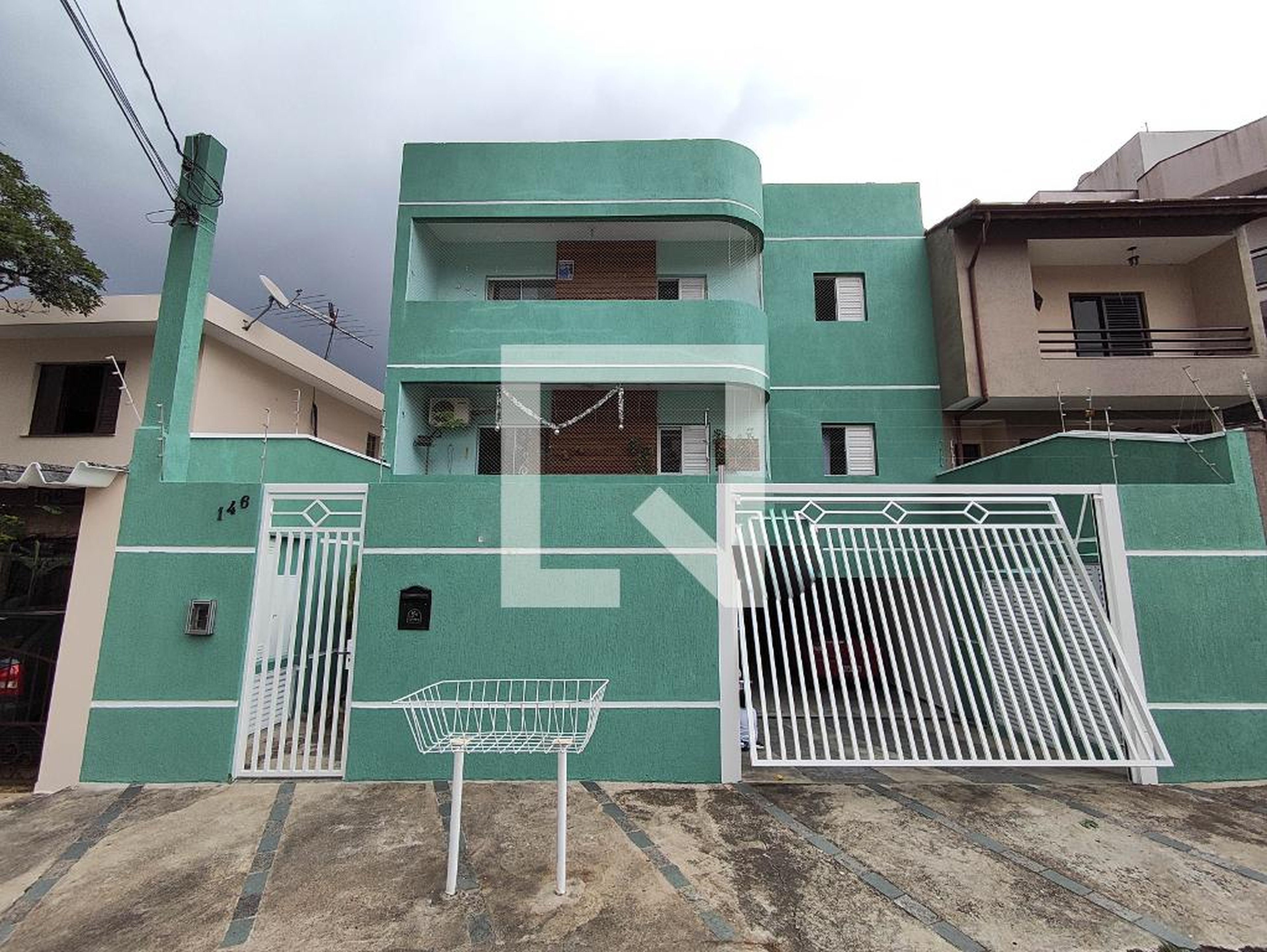 Fachada Condomínio em Rua Fernando Lona, 146