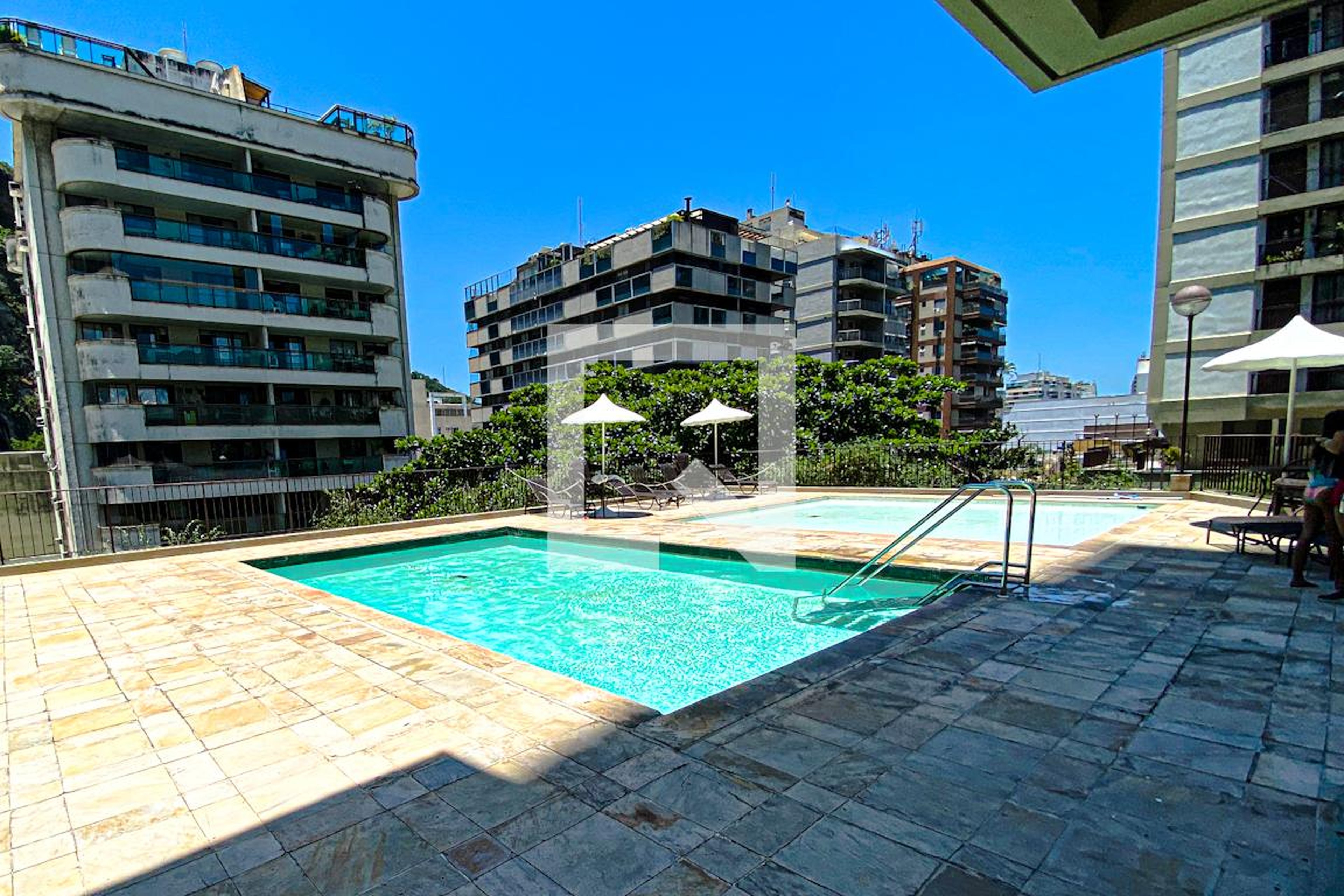 Piscina - Edifício Congonhas do Campo