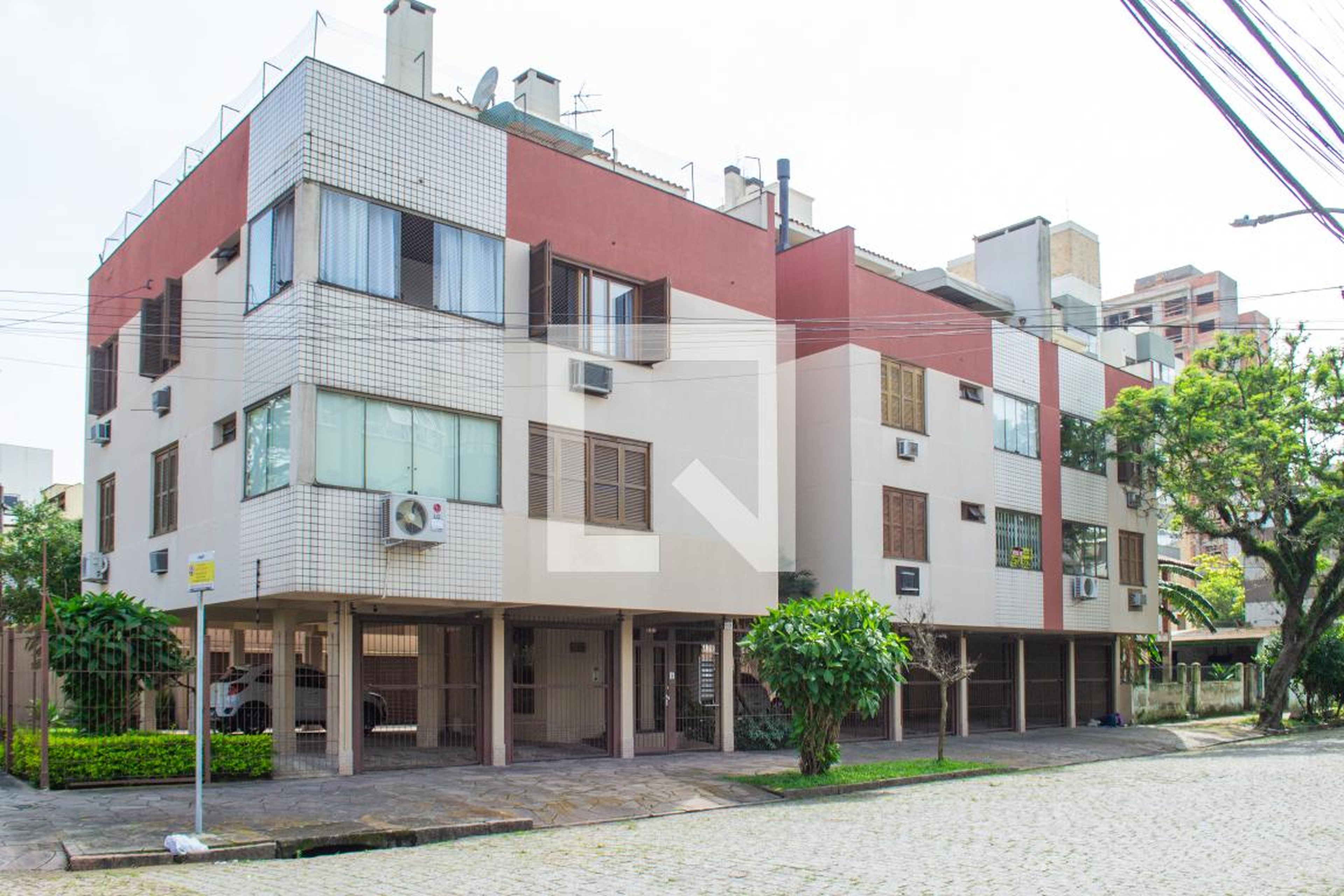 Fachada Condomínio em Rua Valparaíso, 350