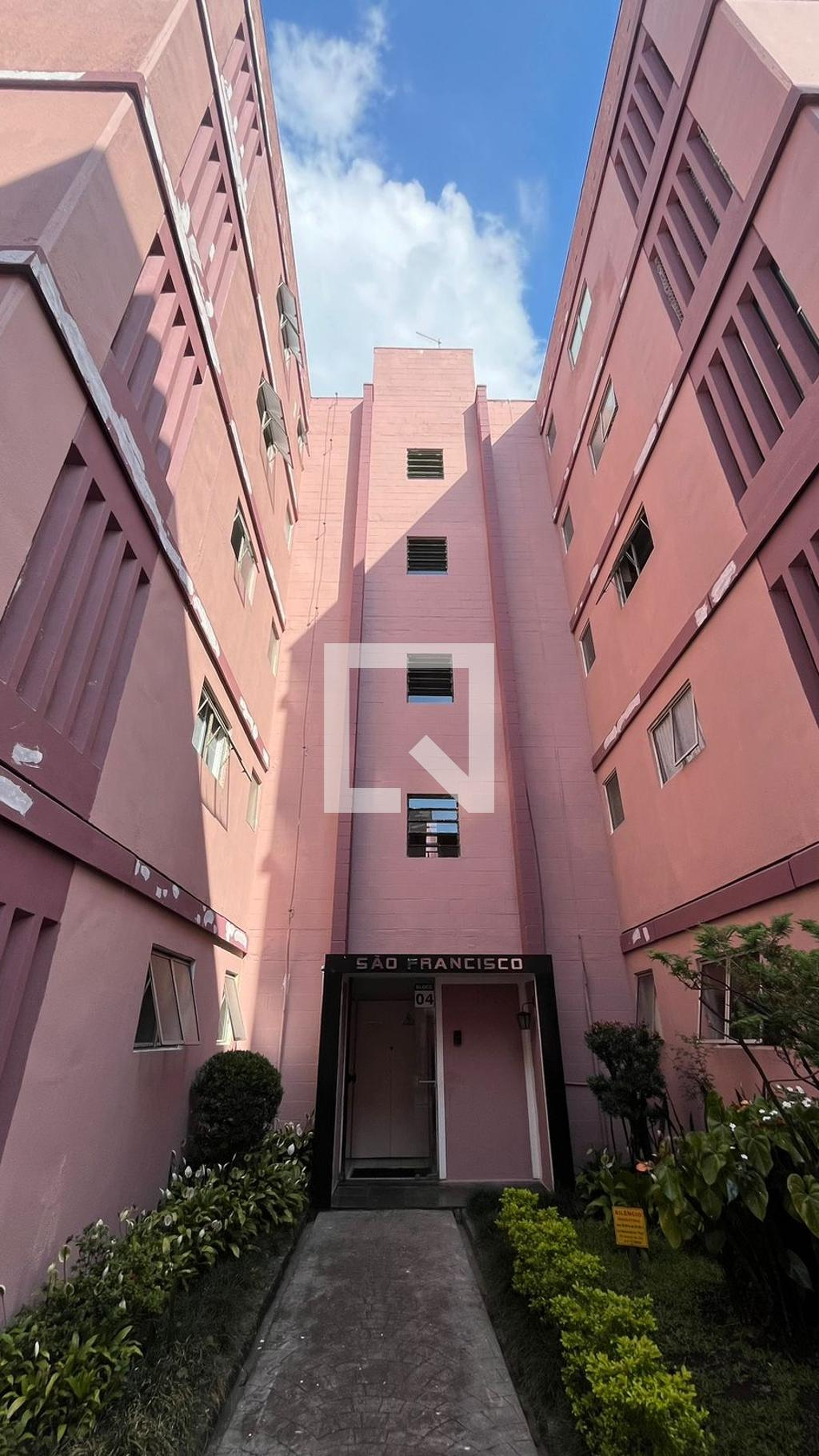 Fachada Condomínio em Rua Professor Arnaldo João Semeraro, 957