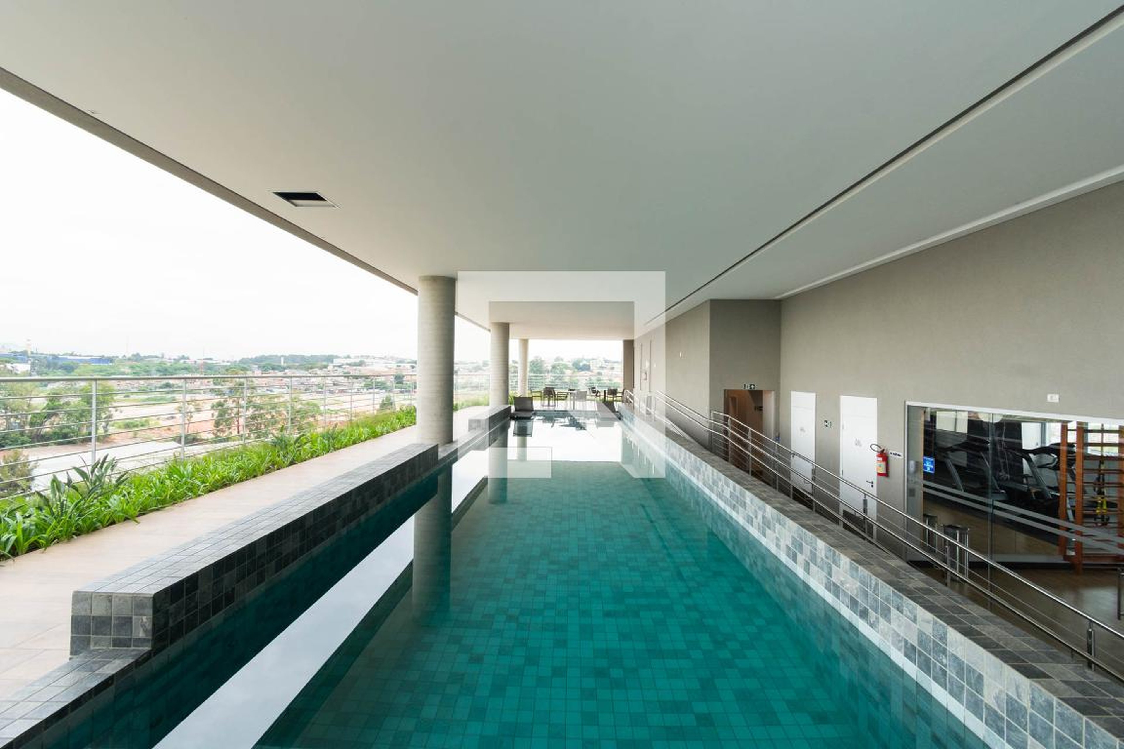 Piscina - Edifício Contemporaneo