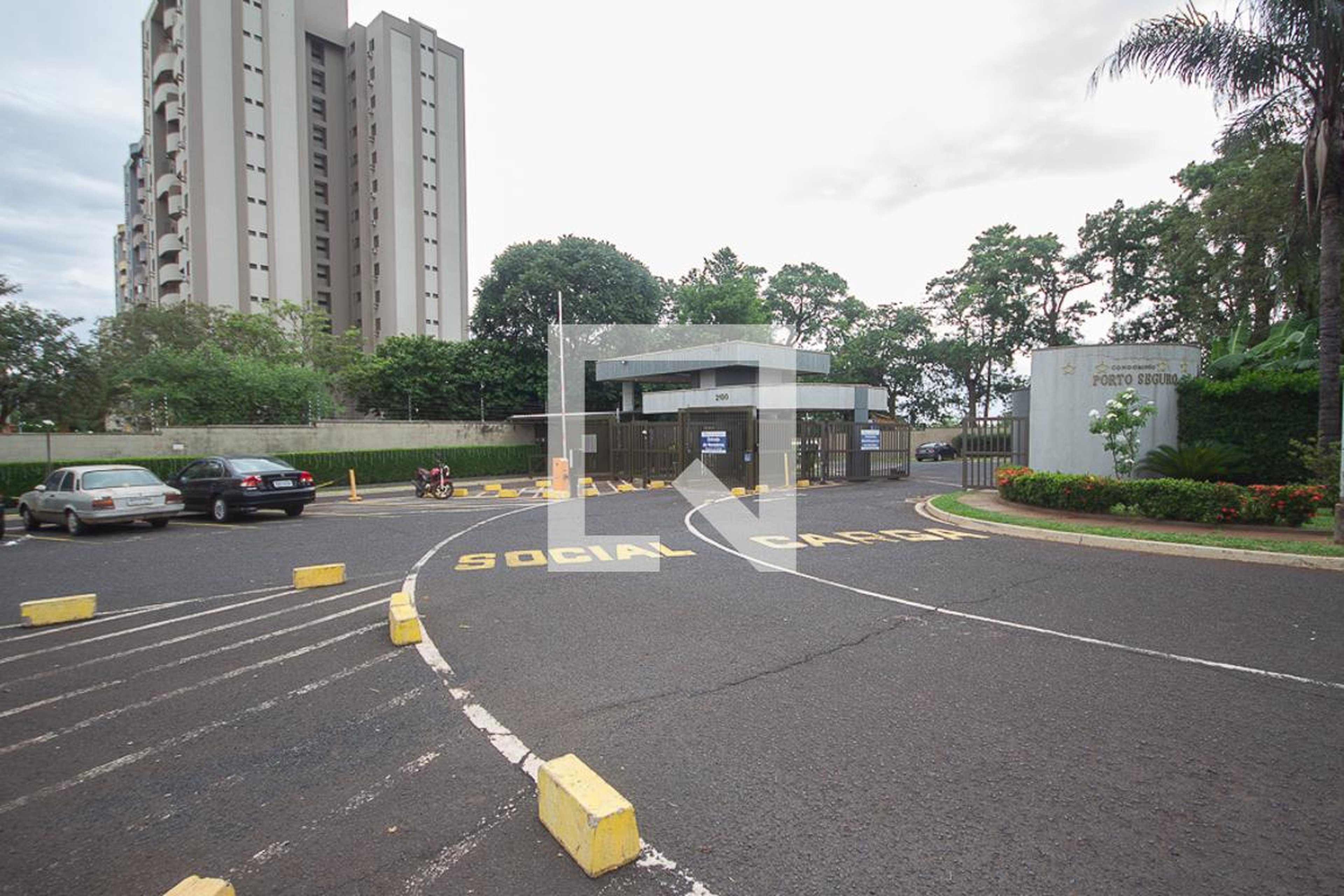 Fachada do condomínio Condomínio Porto Seguro