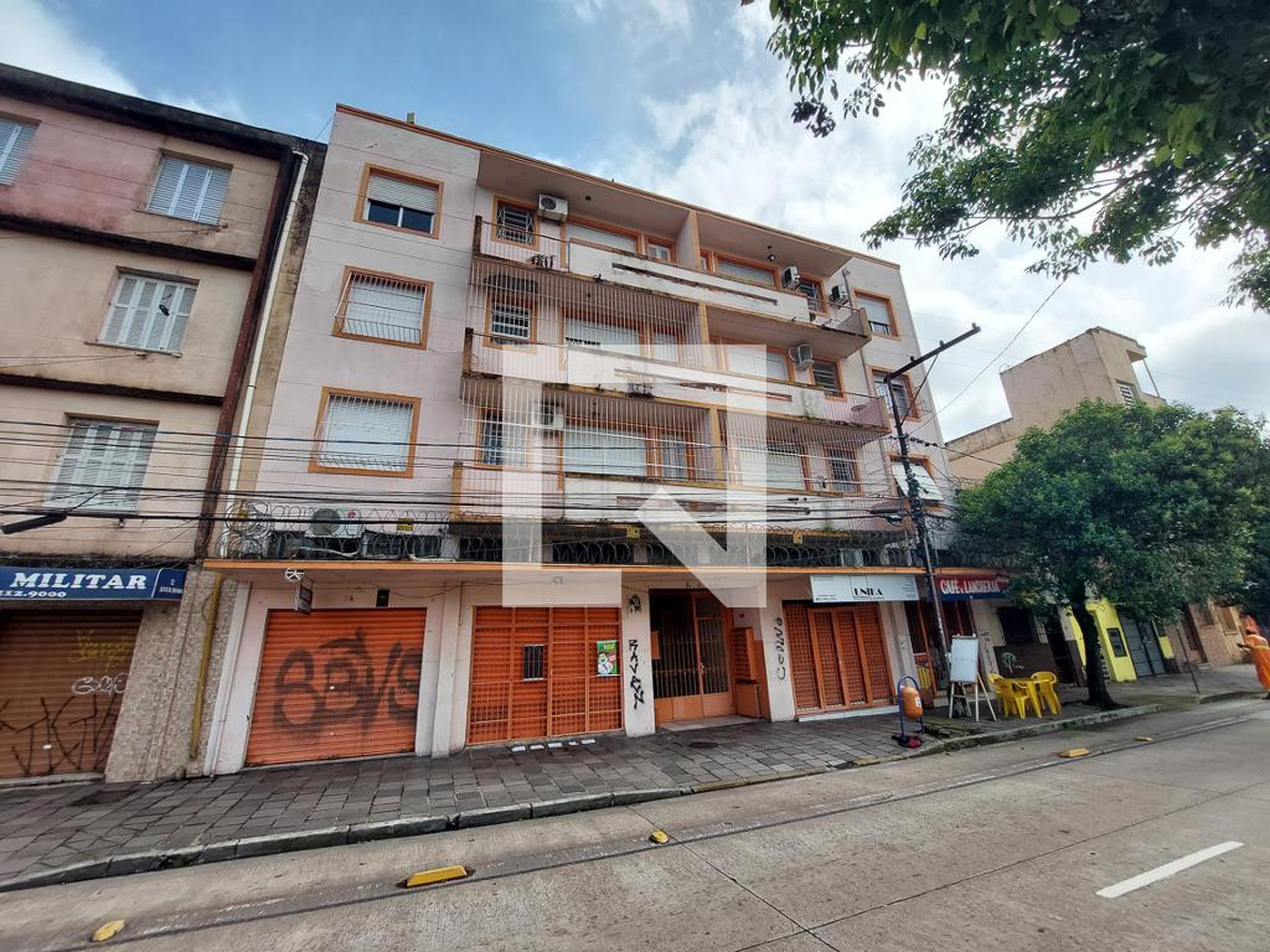 Fachada Condomínio em Avenida Aureliano de Figueiredo Pinto, 844