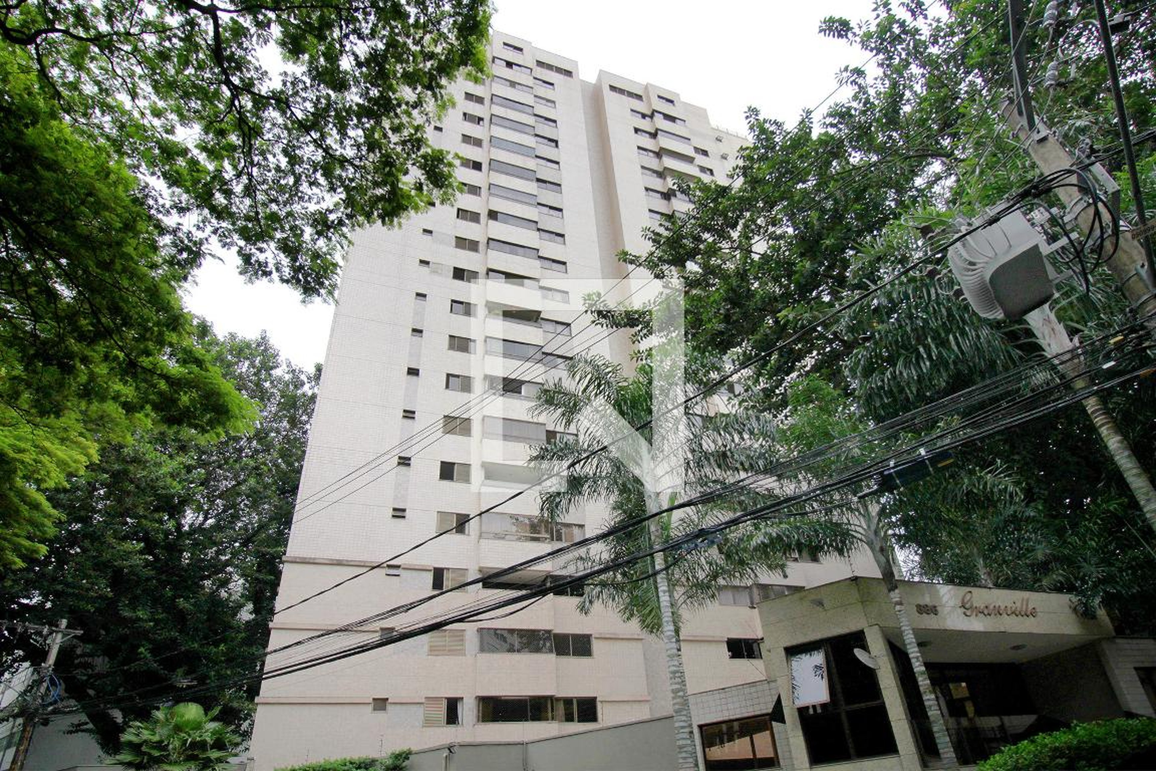 Fachada do prédio Condomínio Granville Residence  Building