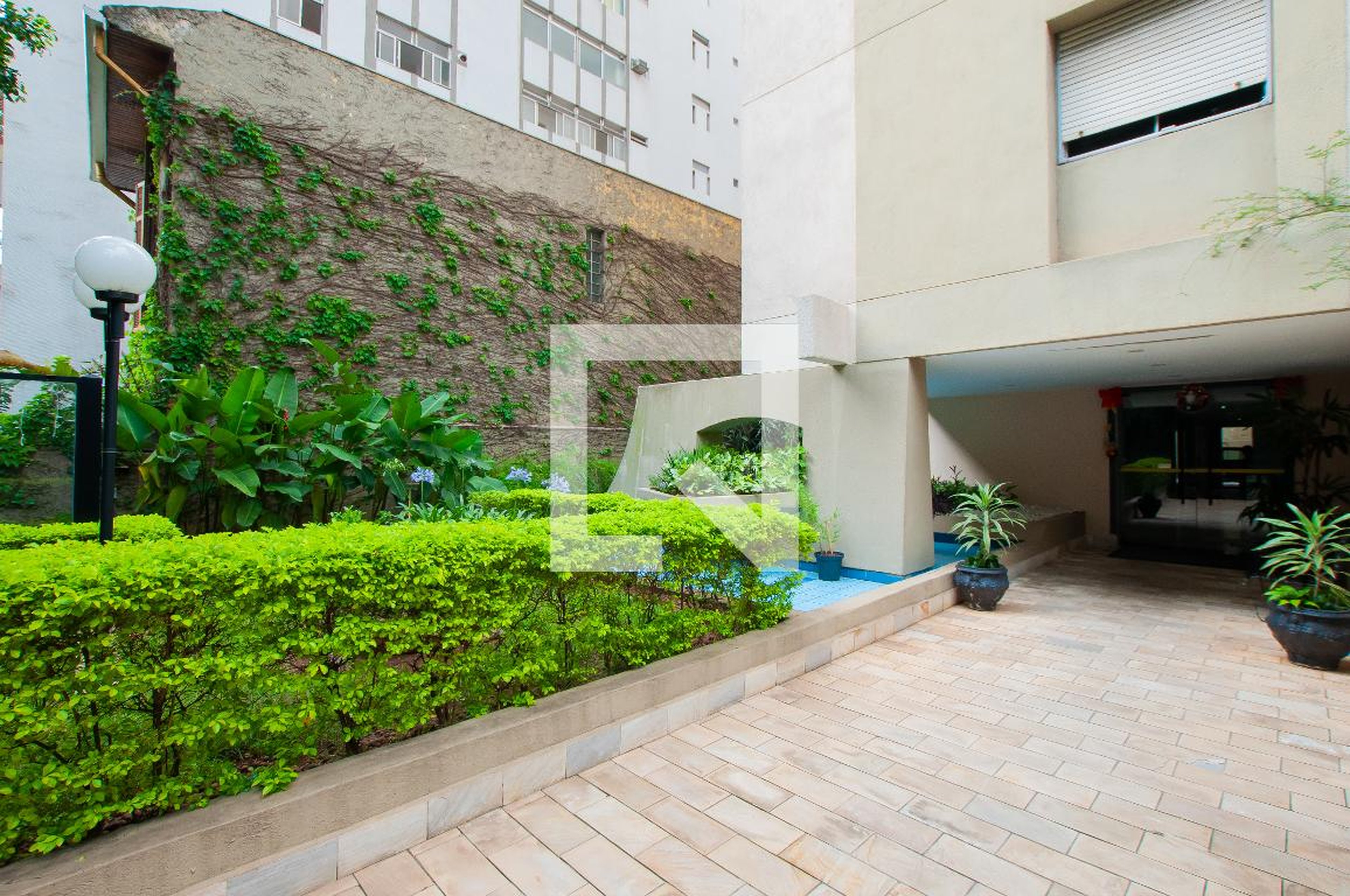 Entrada - Edifício Pedra Amarela