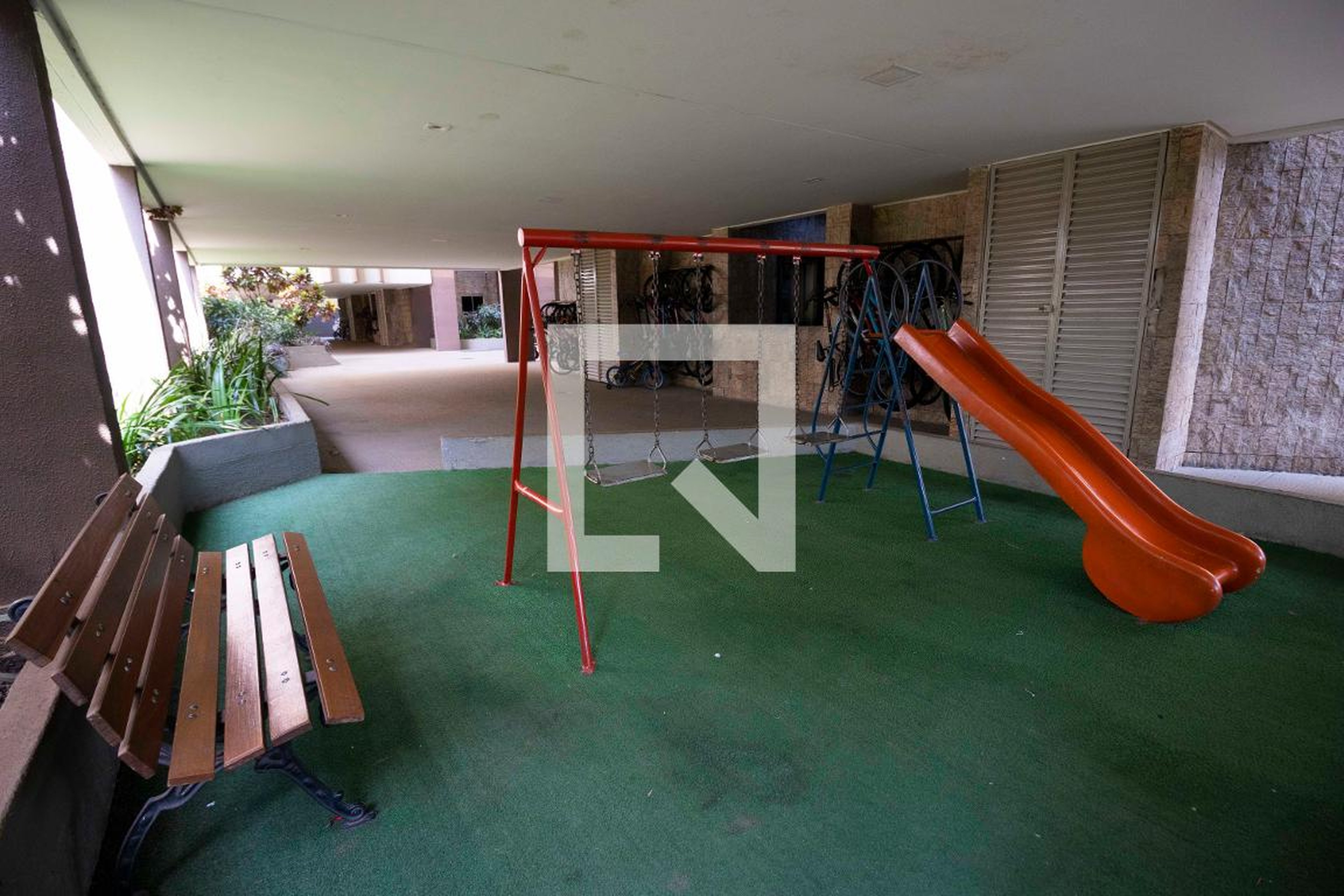 Playground - Cristal