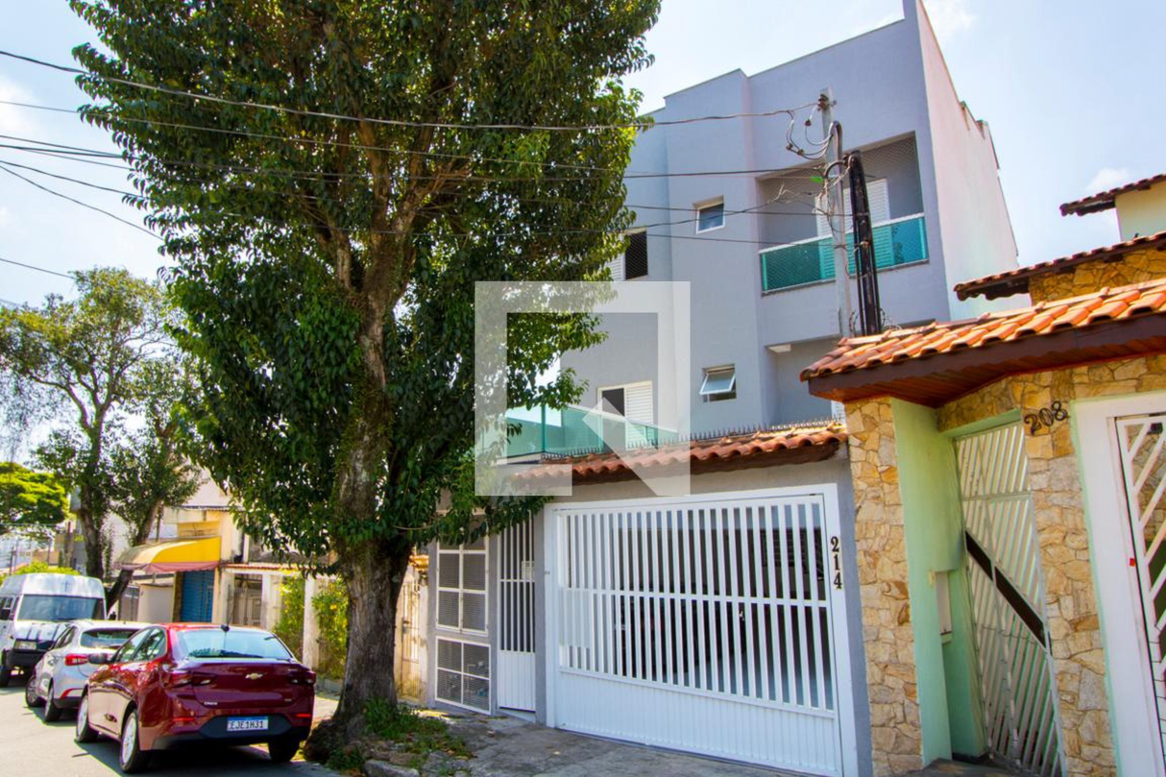 Fachada Condomínio em Rua Carneiro de Campos, 214
