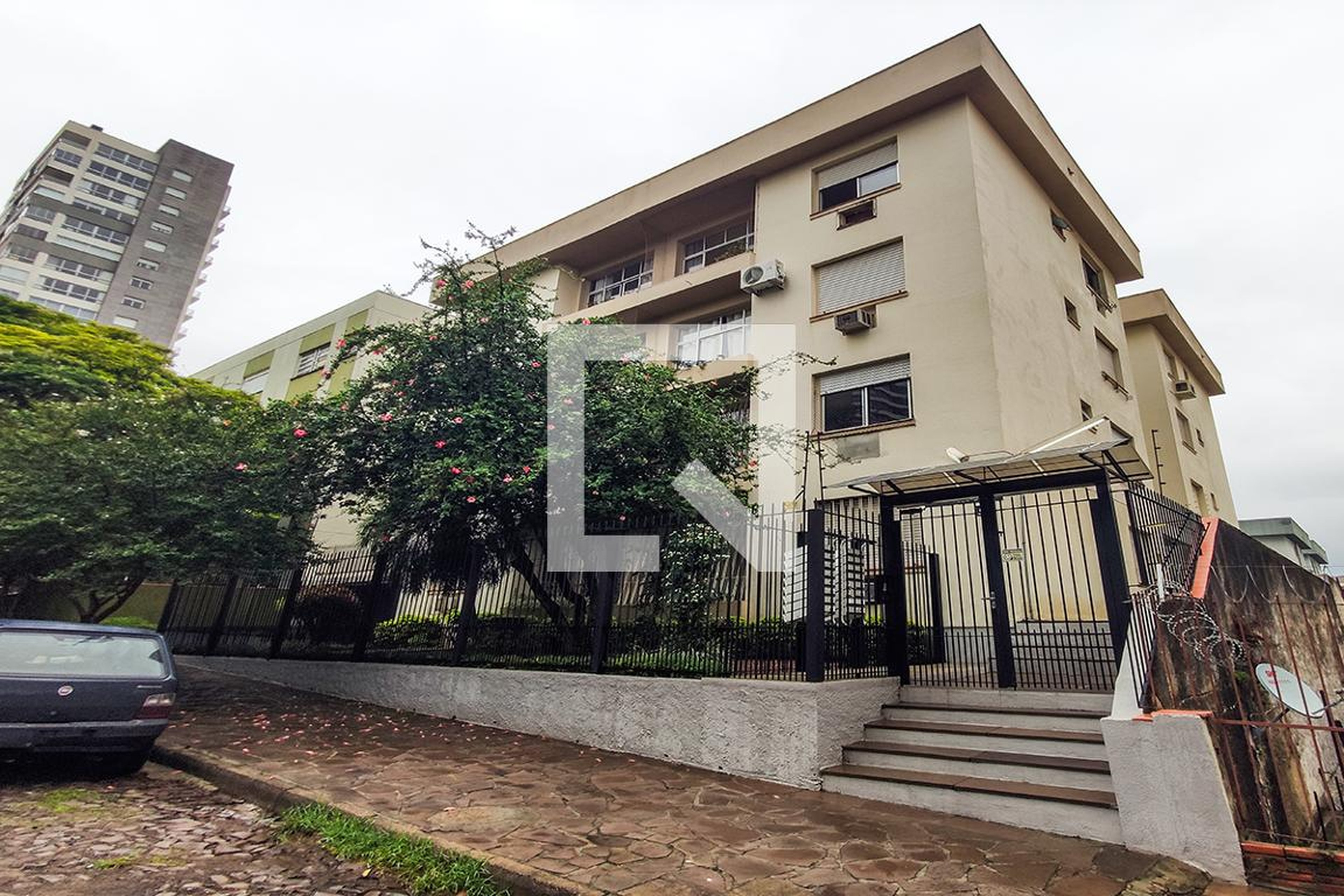 Fachada do Prédio Condomínio em Rua Tomás Flôres, 95